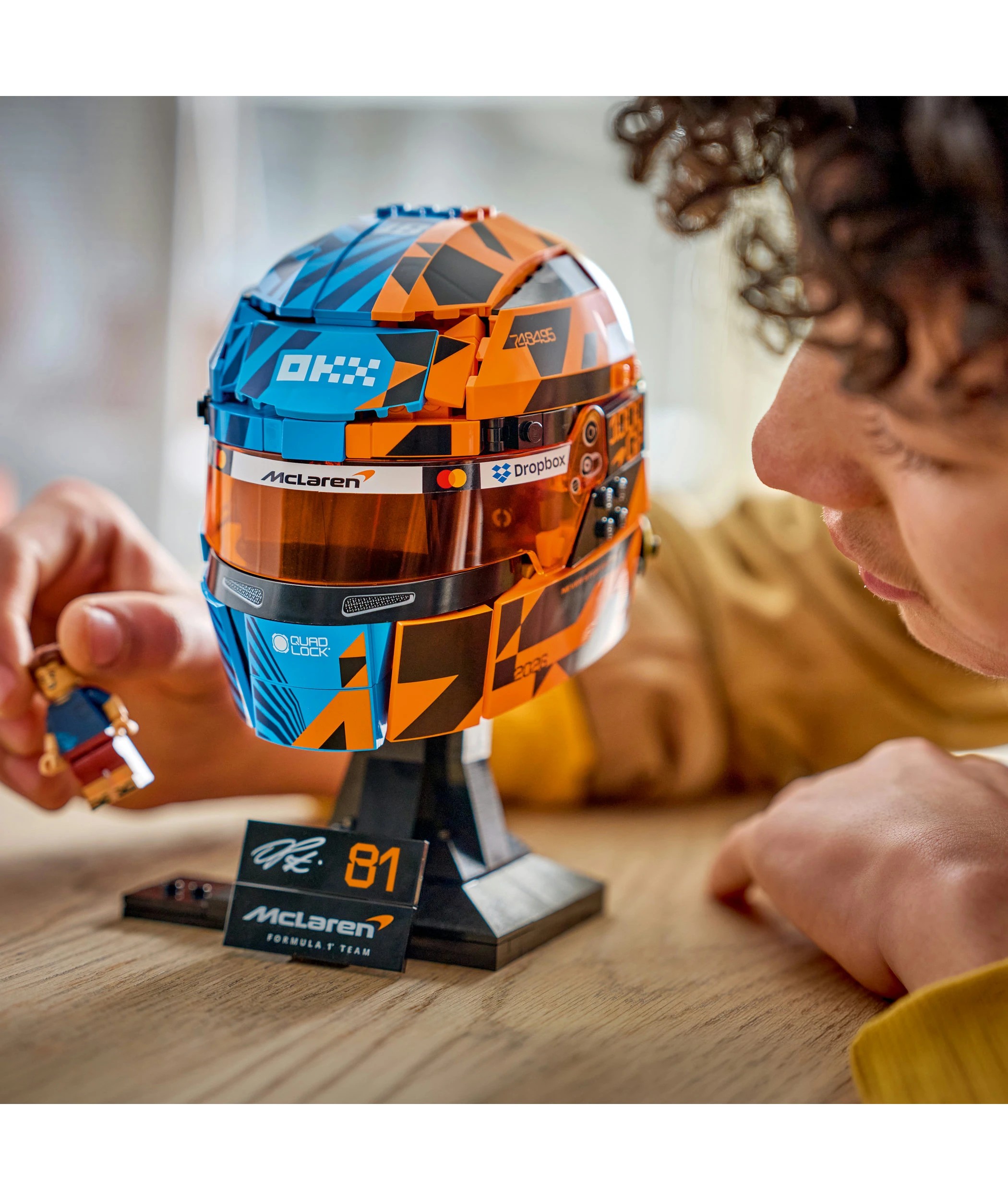 8 LEGO Editions McLaren Mastercard F1 Team Oscar Piastri Helmet 43017, 8 of 10