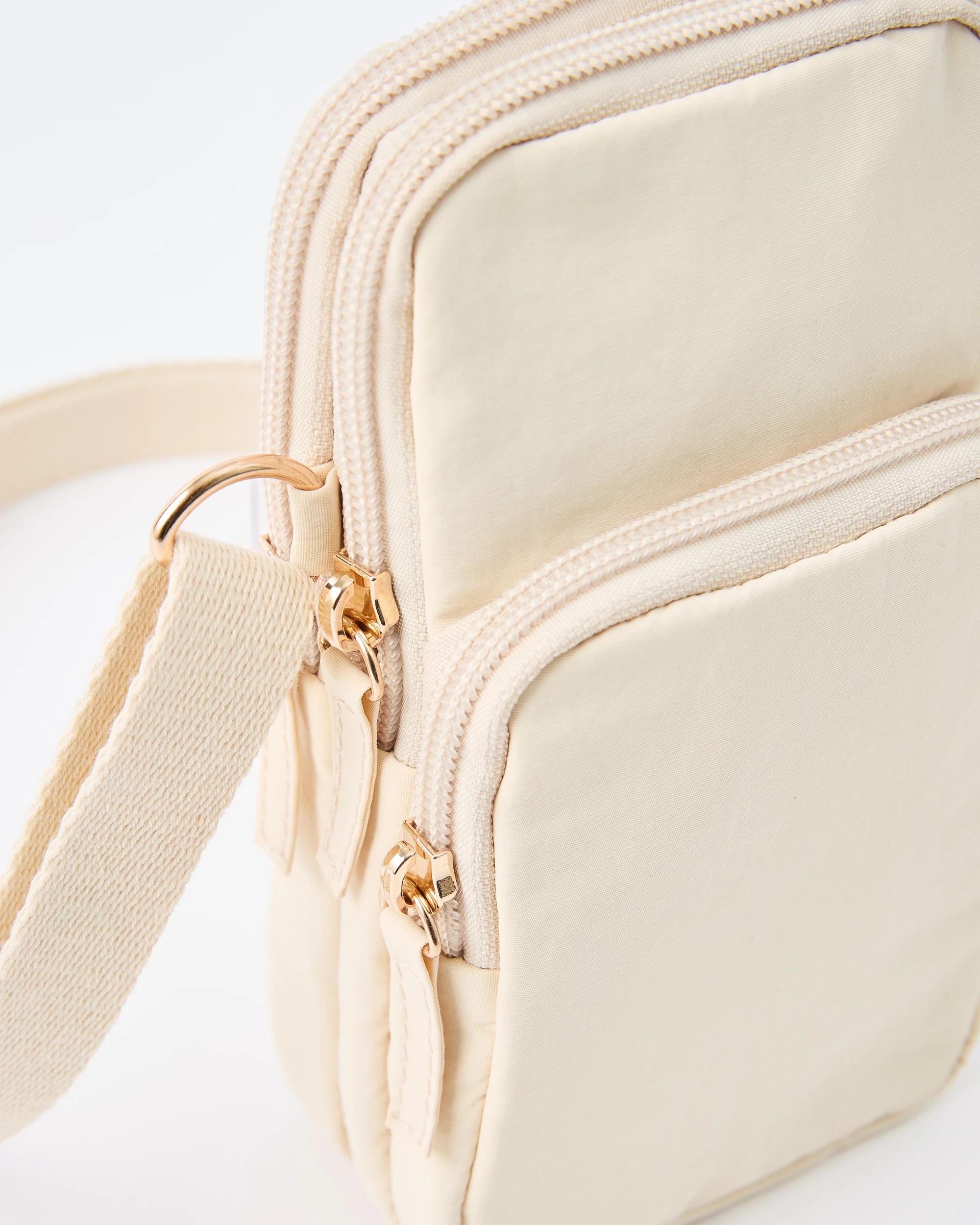 4 Urban Phone Bag Lt Ivory, 4 of 5