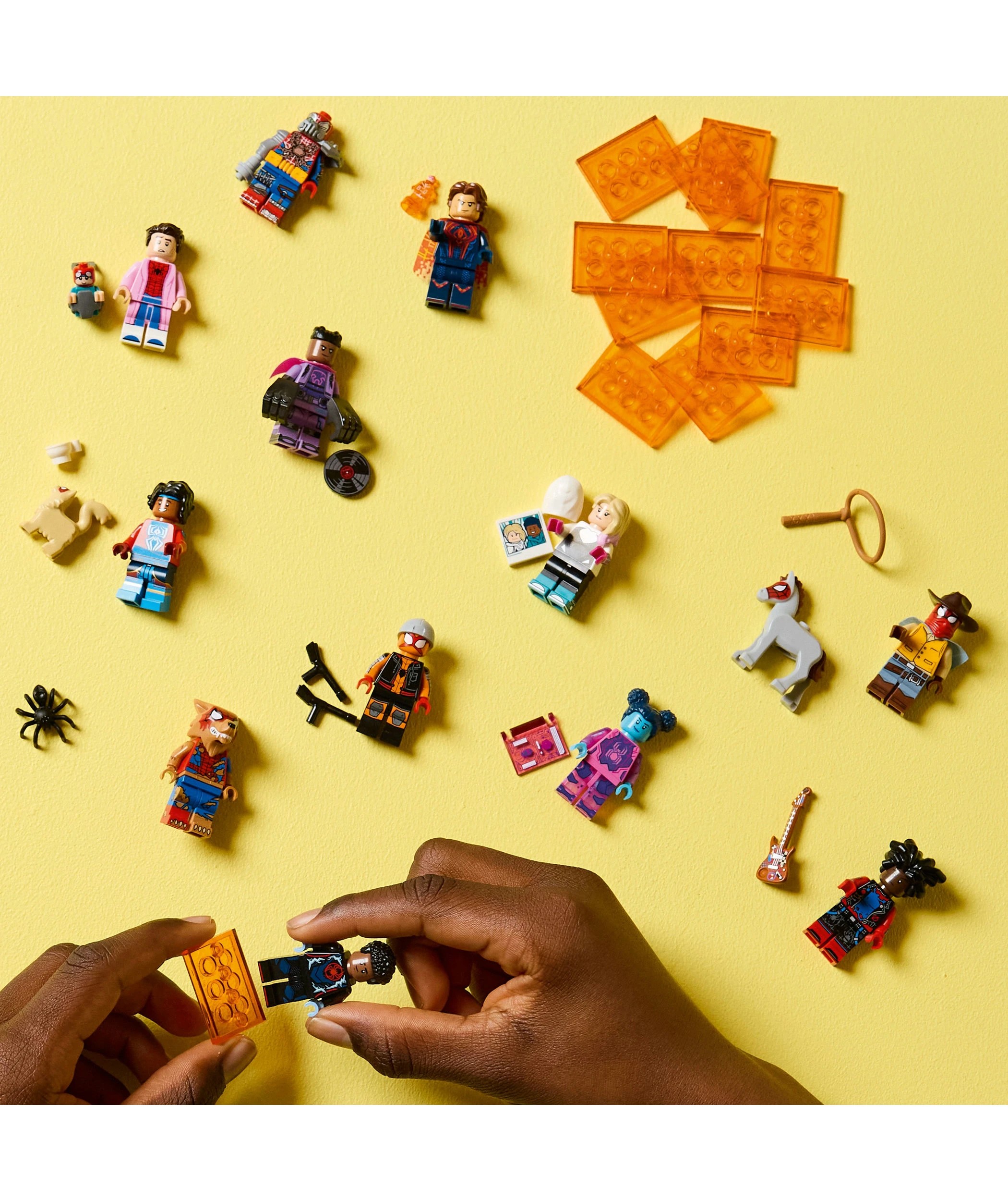 4 LEGO Minifigures Spider-Man: Across the Spider-Verse 71050, 4 of 9