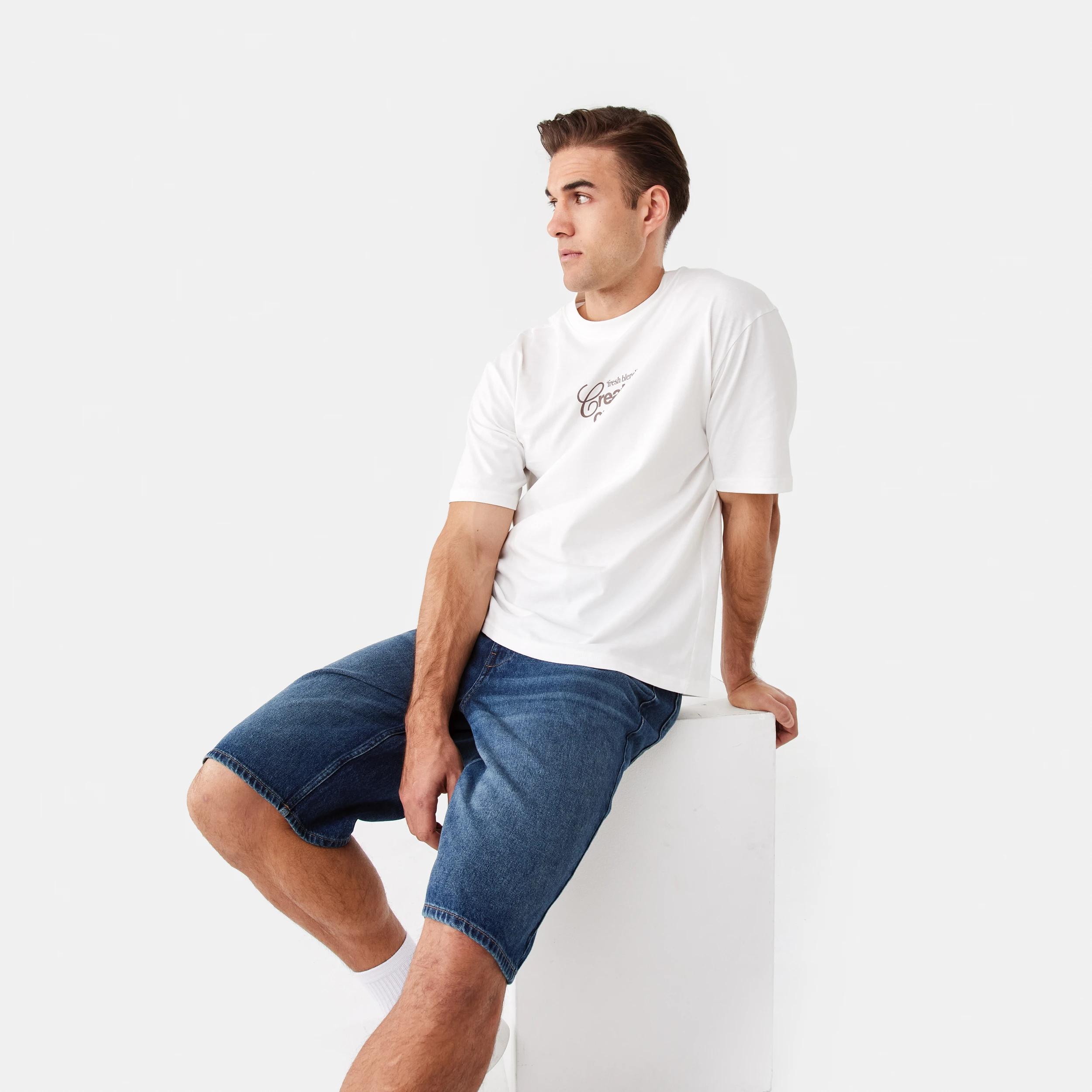 10 Oversized Graphic T-shirt Coffee, 10 of 10