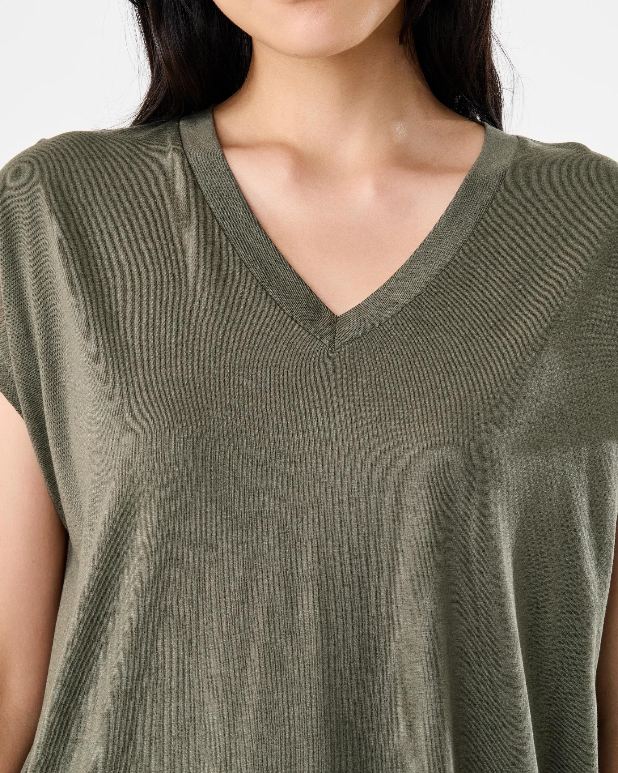 5 Short Extended Sleeve V-Neck T-shirt Deep Olive, 5 of 6
