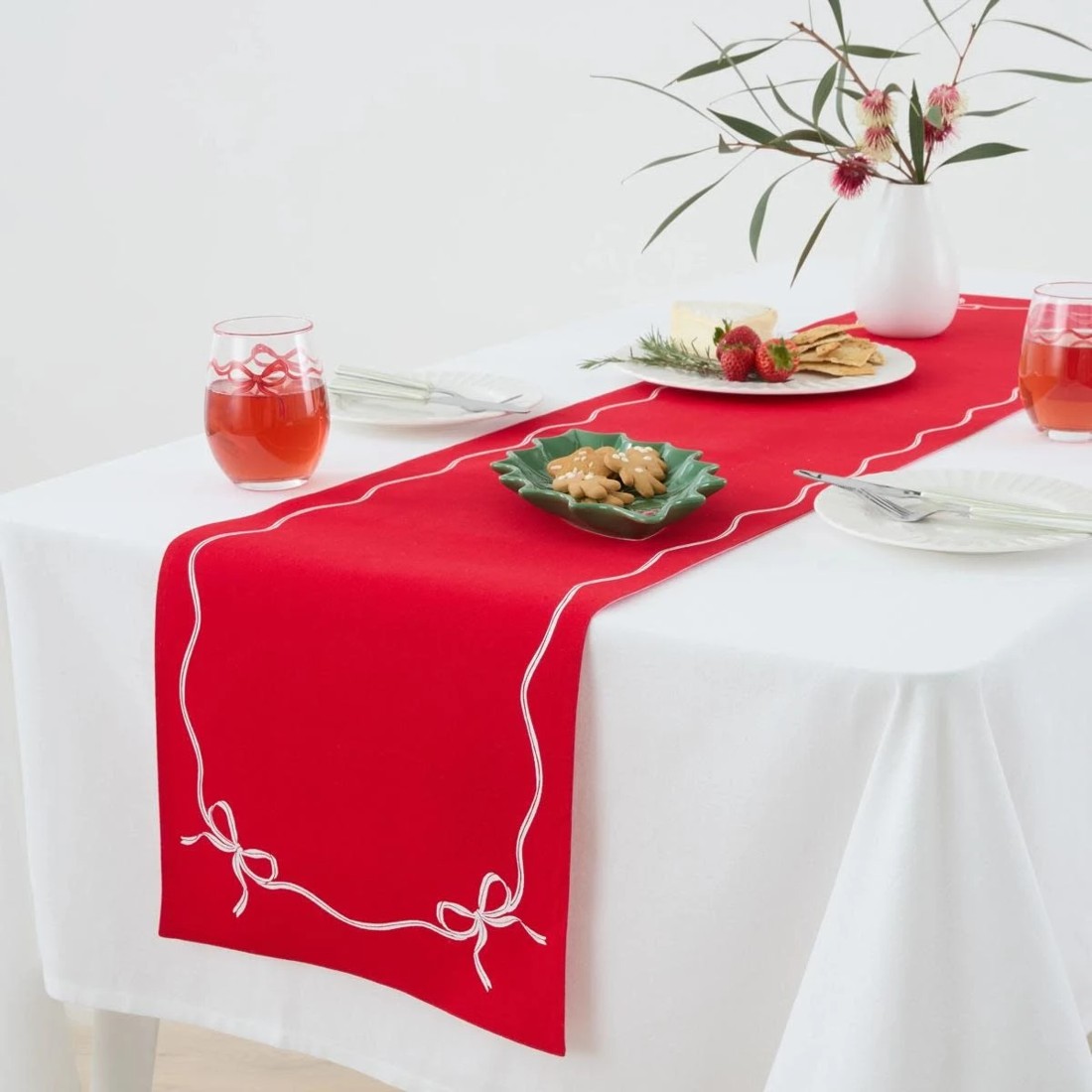 1 Red Bow Table Runner, 1 of 5