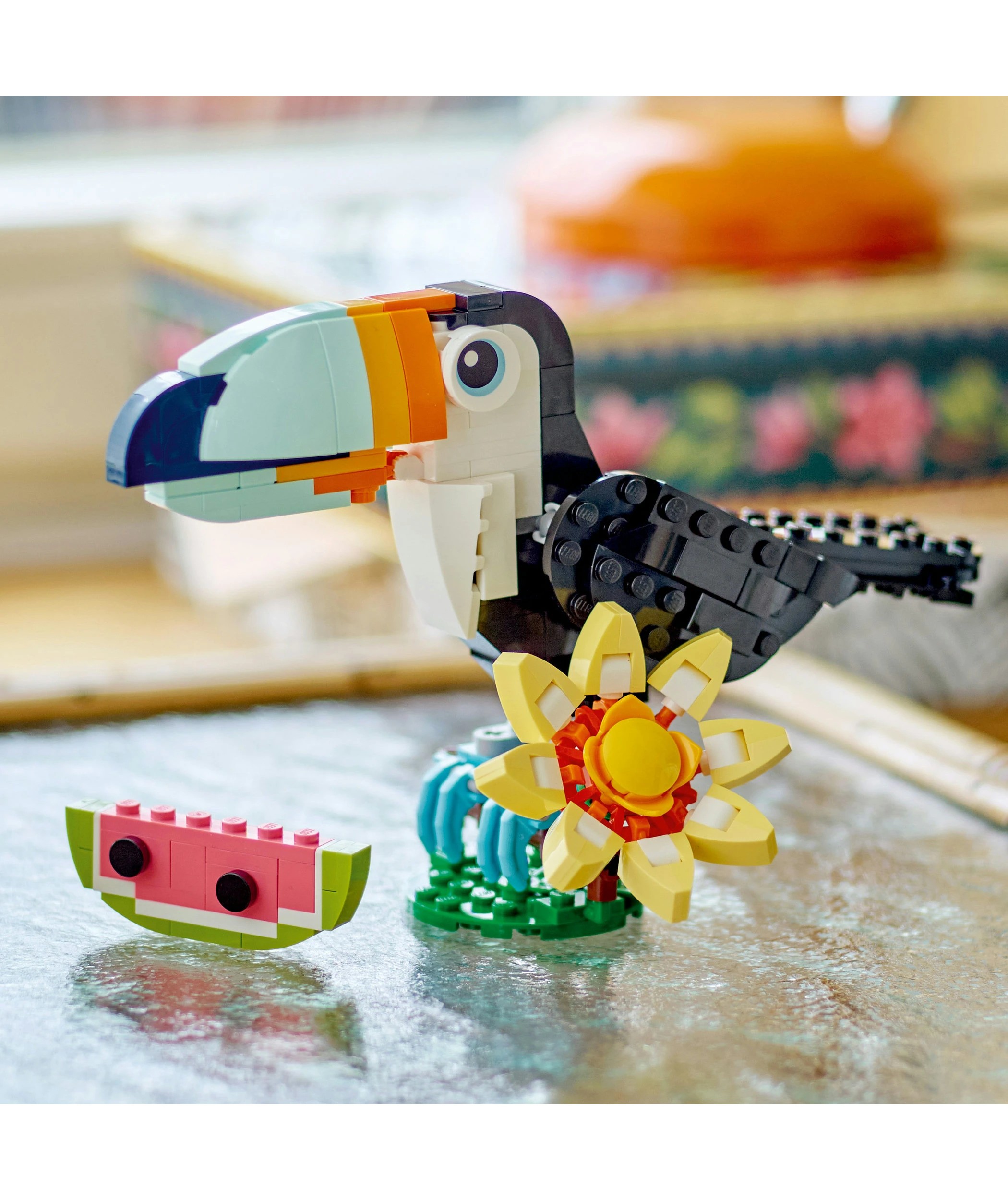 9 LEGO Creator Wild Animals: Tropical Toucan 31173, 9 of 10