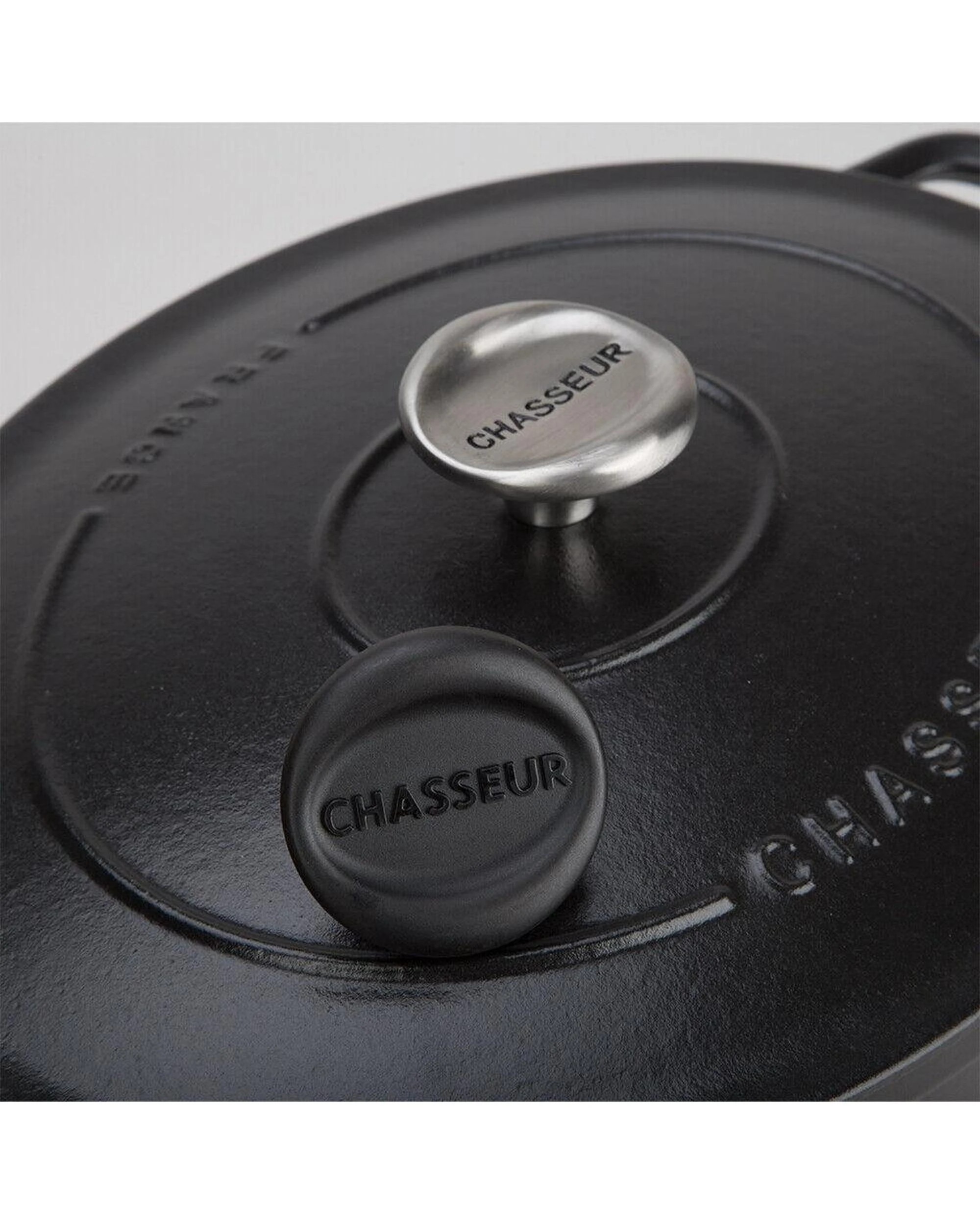 5 Chasseur Oval French Oven 27cm  4L Matte Black - Black, 5 of 5