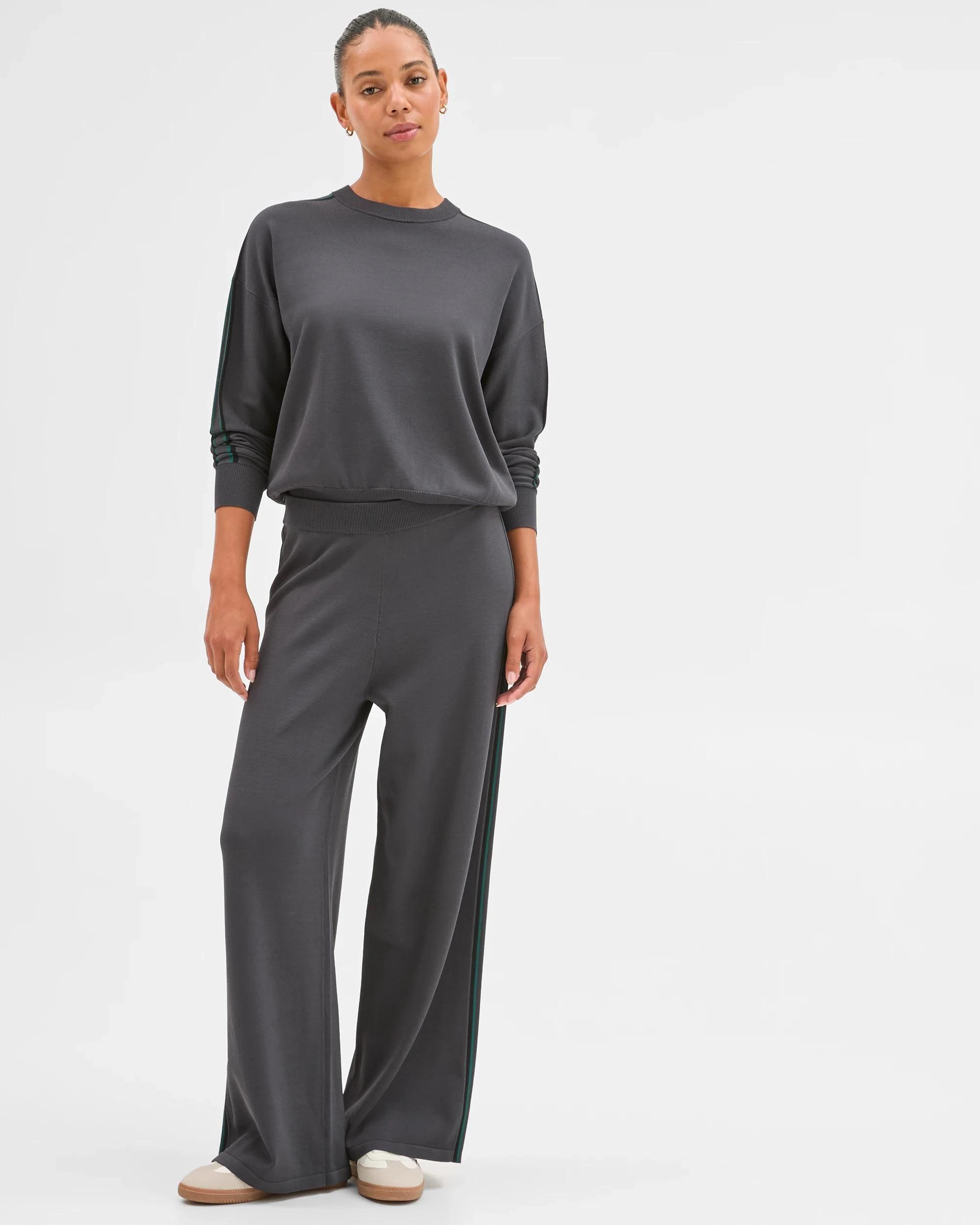 1 Target Active Active Studio Long Sleeve Crew Neck Crepe Top GRAPHITE/BLACK/PINE, 1 of 5