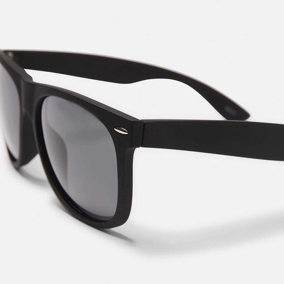 4 Polarised D Frame Sunglasses BLACK, 4 of 6