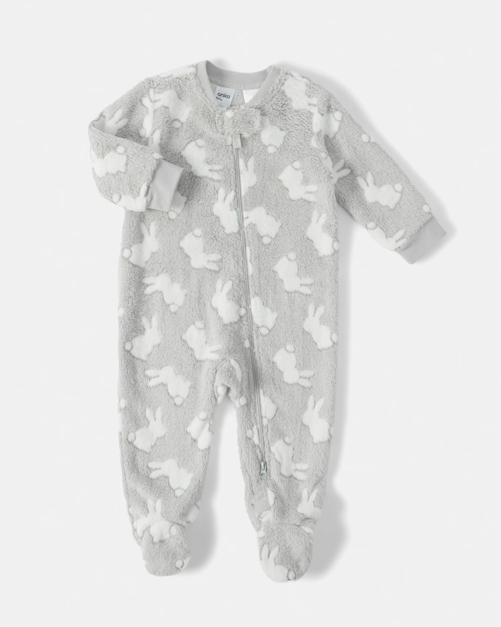 1 Fluffy Coverall Gry Bunnis, 1 of 4