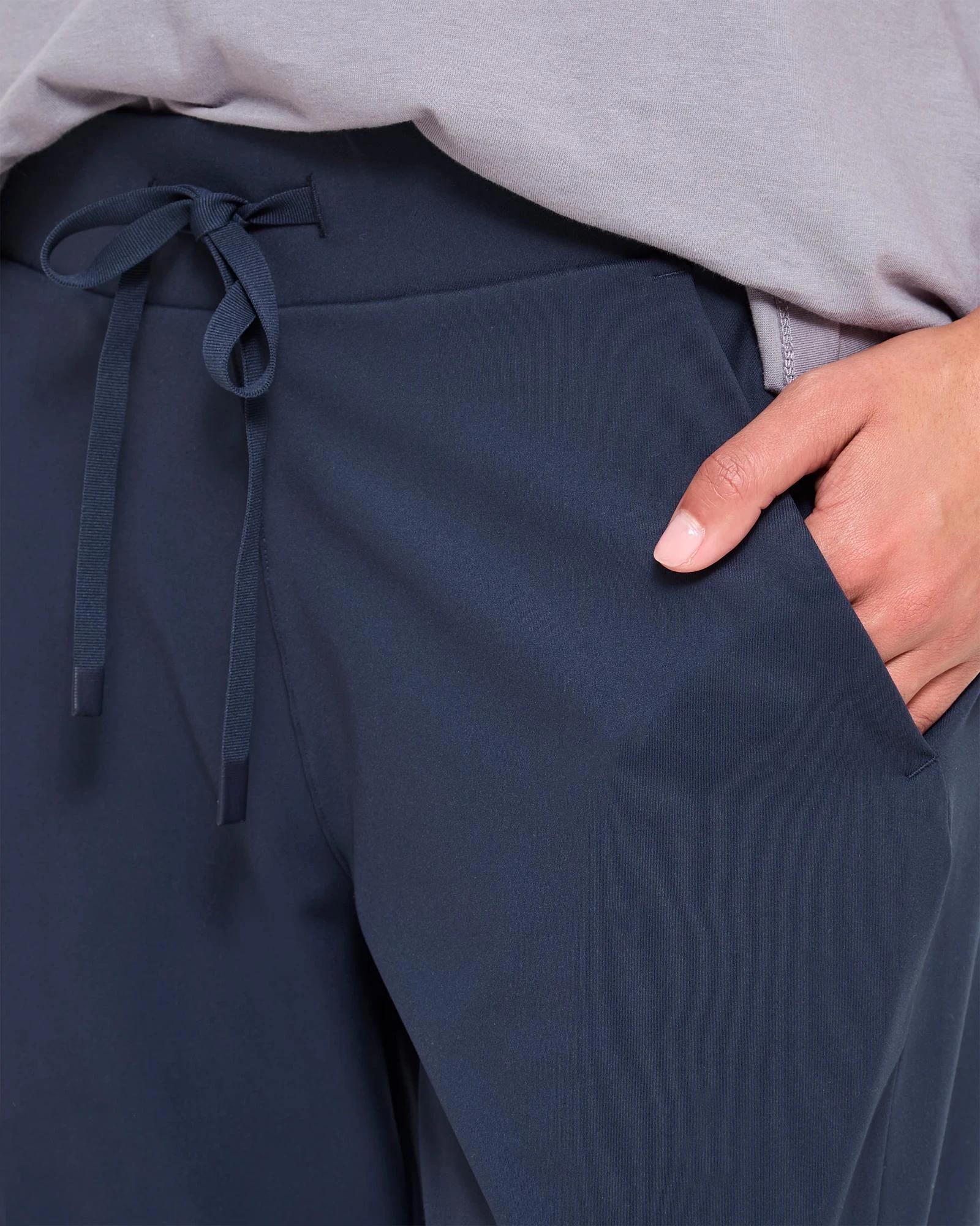 5 Target Active 7/8 Length Relaxed Travel Pants NAVY BLUE, 5 of 5