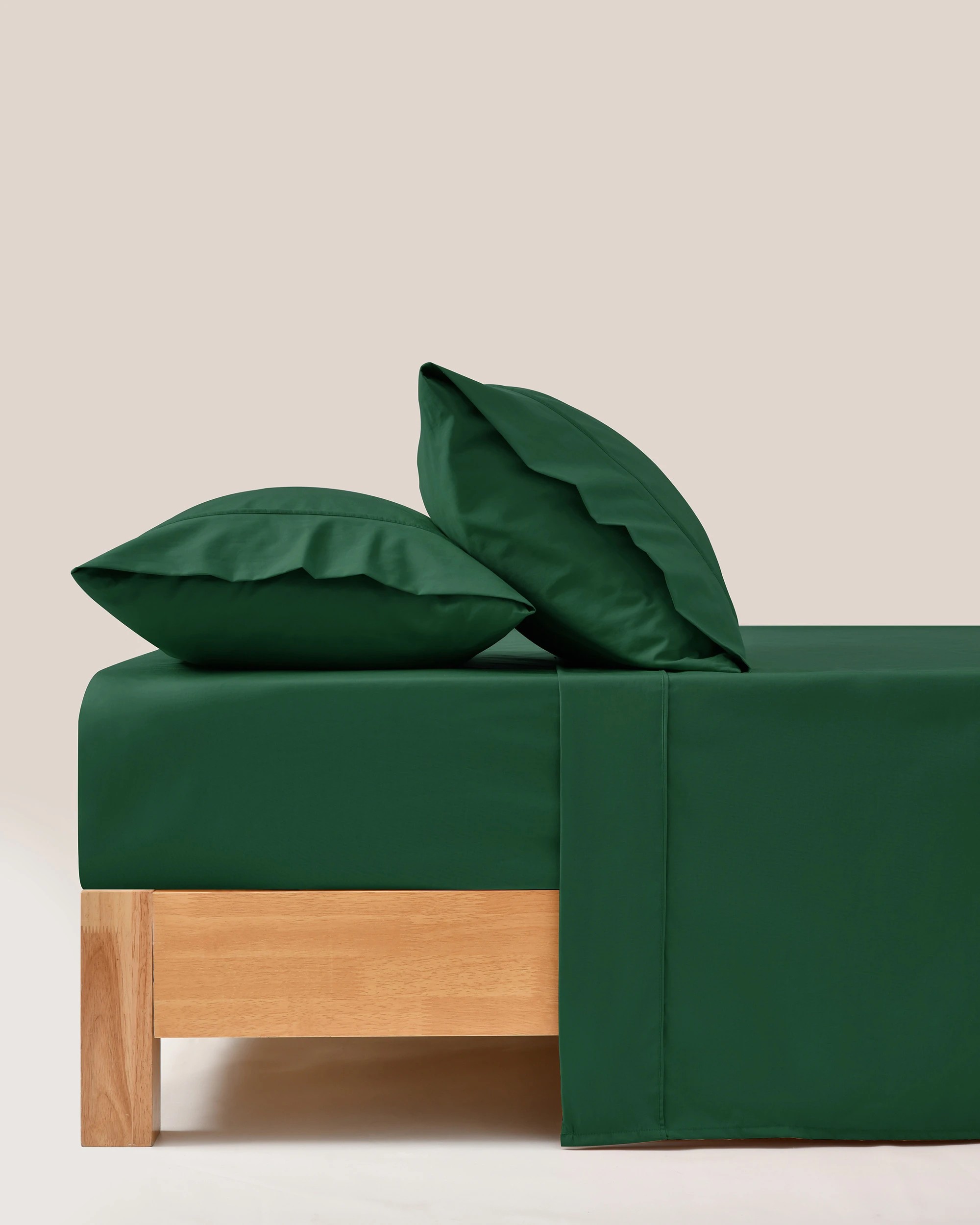 1 Dreamaker 250TC Cotton & Recycled Polyester Blend Sheet Set - Queen Bed - Hunter Green, 1 of 7