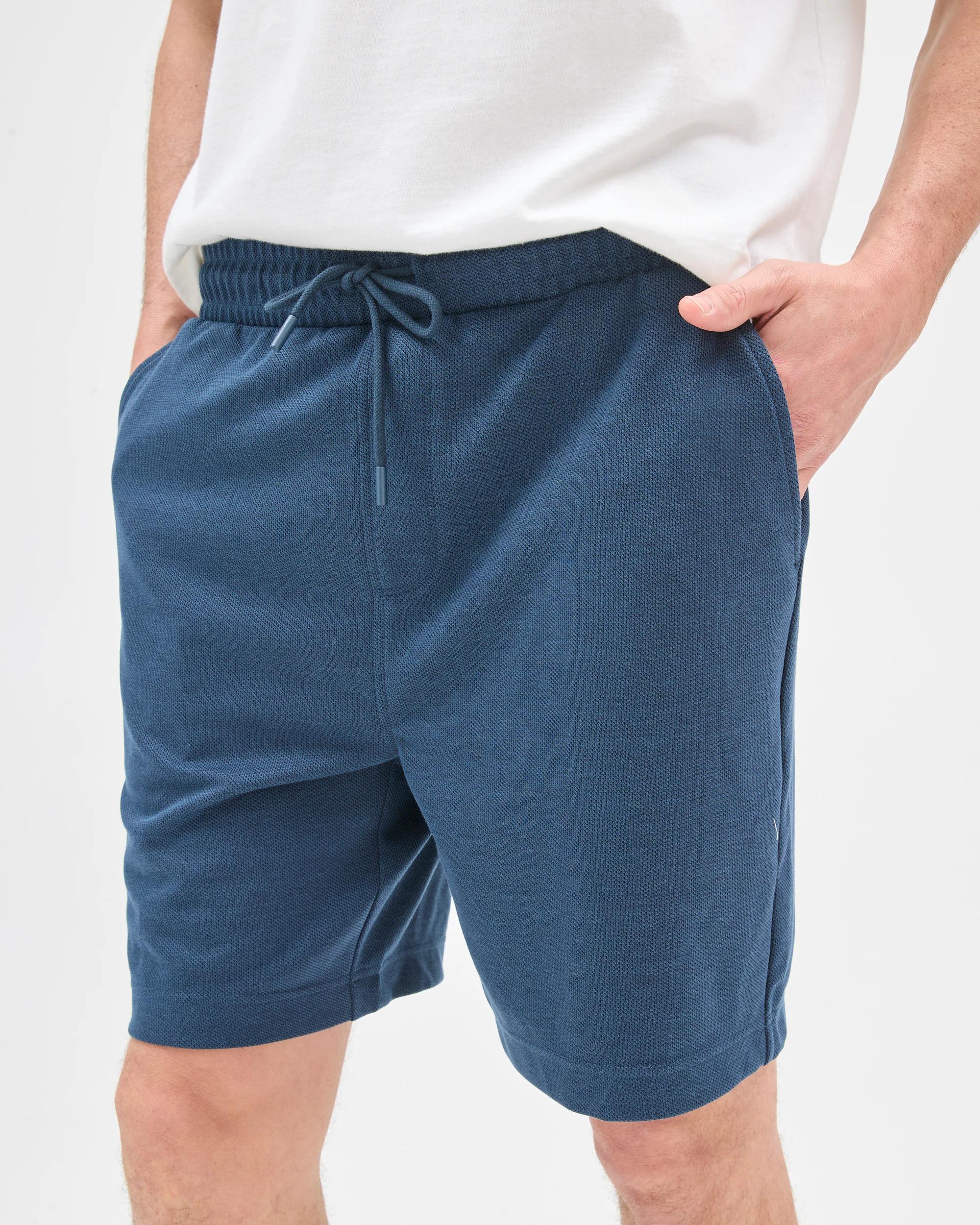 3 Target Man Textured Fleece Shorts DARK BLUE, 3 of 6