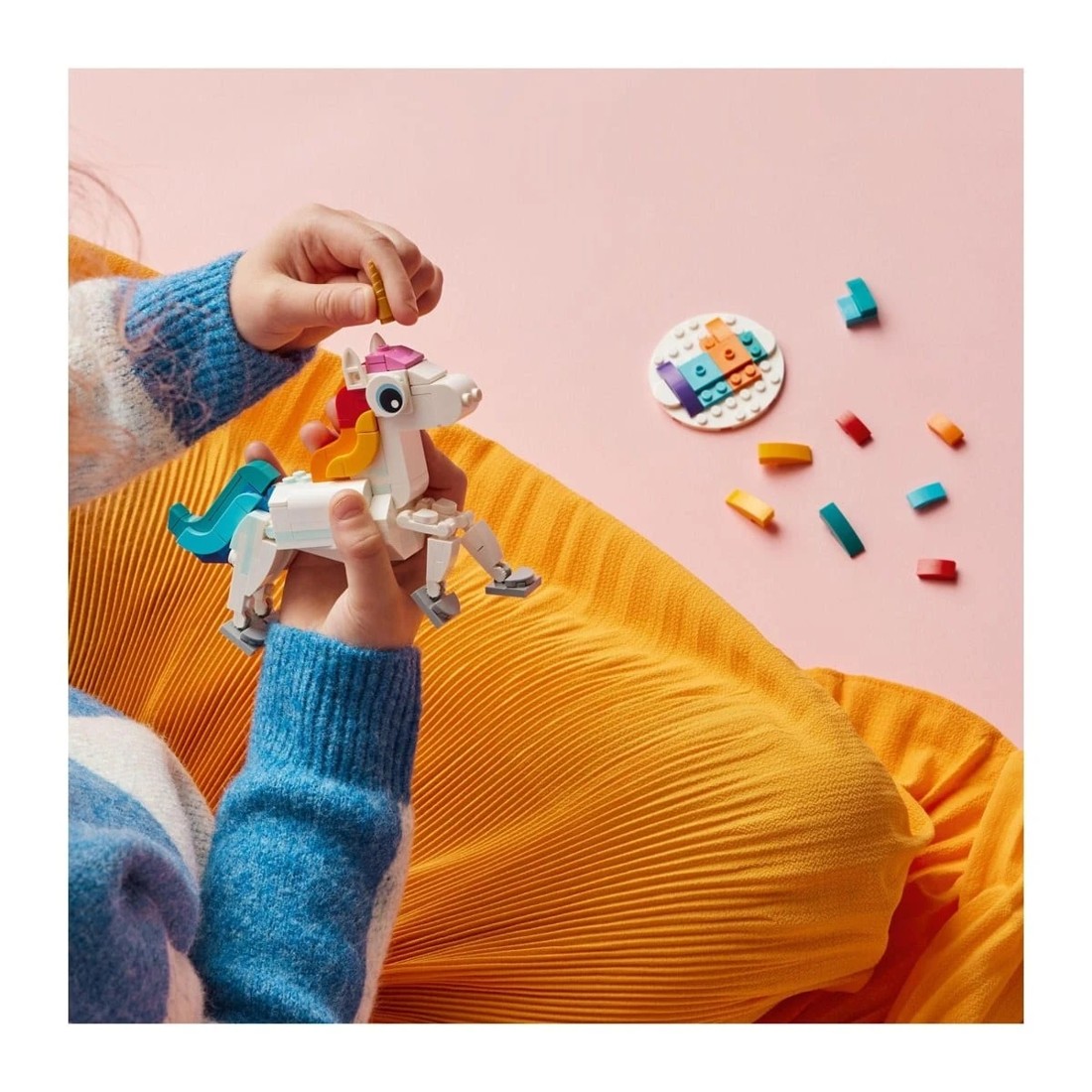 4 LEGO Creator Magical Unicorn 31140, 4 of 10