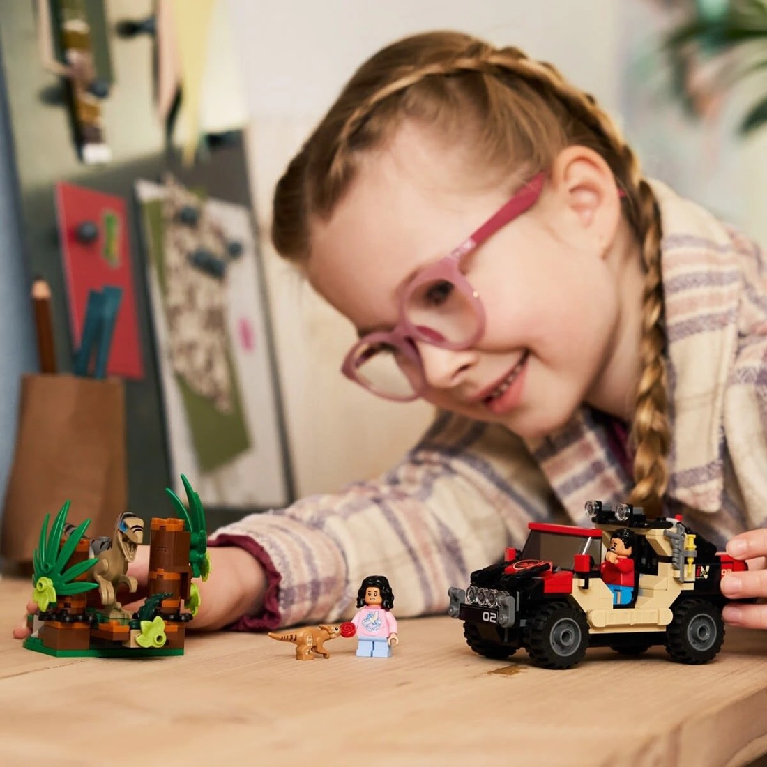 8 LEGO Jurassic World Raptor Off-Road Escape 76972, 8 of 11