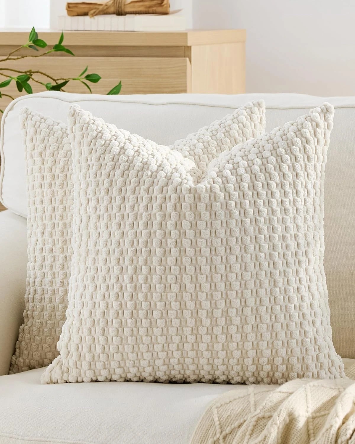 1 Gioia Casa 2-Pack Bubble Corn Cushion Covers 45cm x 45cm - Snow, 1 of 3