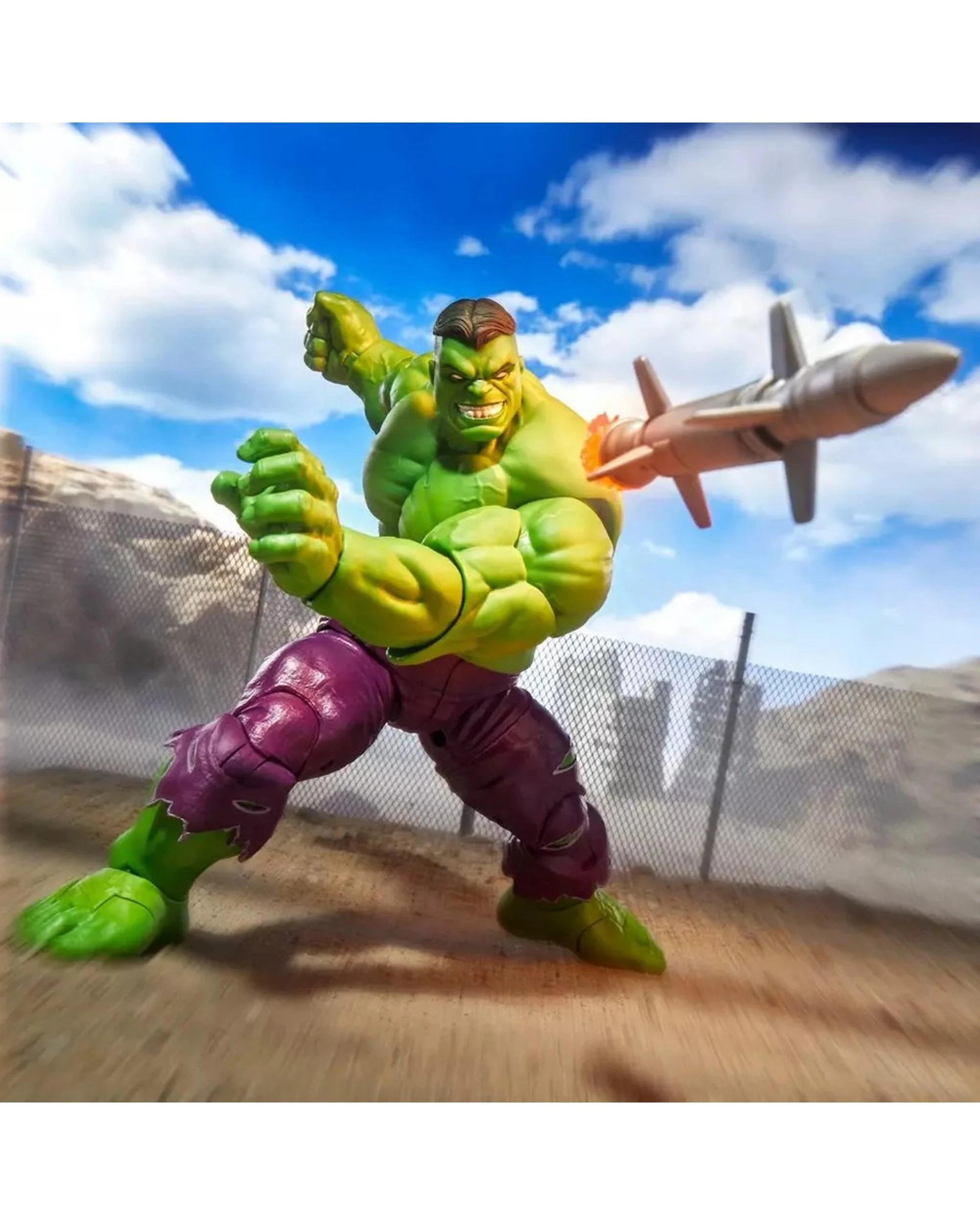 5 Hasbro Marvel Legends Maximum Series: Hulk Action Figure, 5 of 6