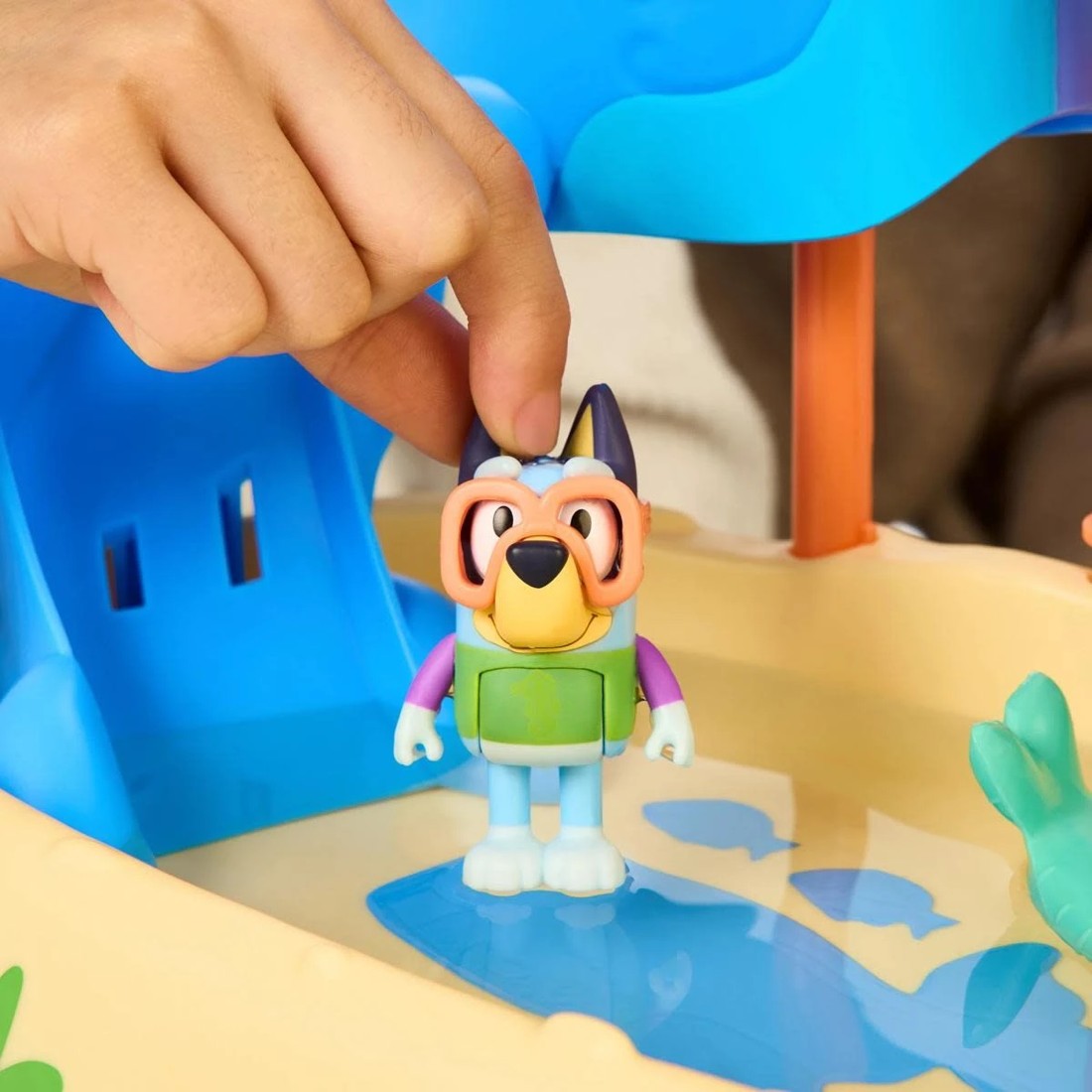8 Bluey Whale Water Park Playset, 8 of 10