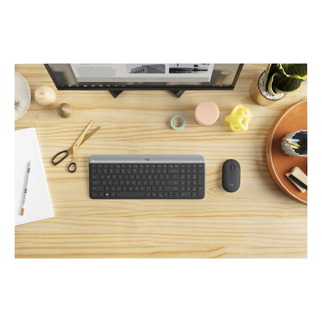 7 Logitech MK470 Wireless Mouse and Keyboard Combo Graphite, 7 of 8