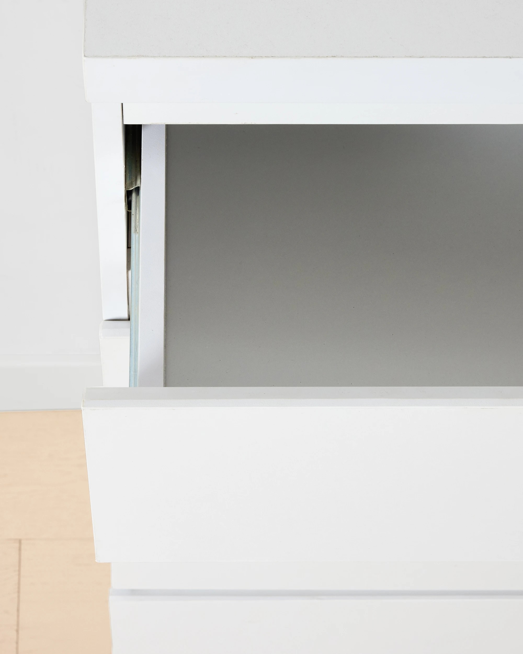 7 Aaron 6 Drawer Chest - White, 7 of 7