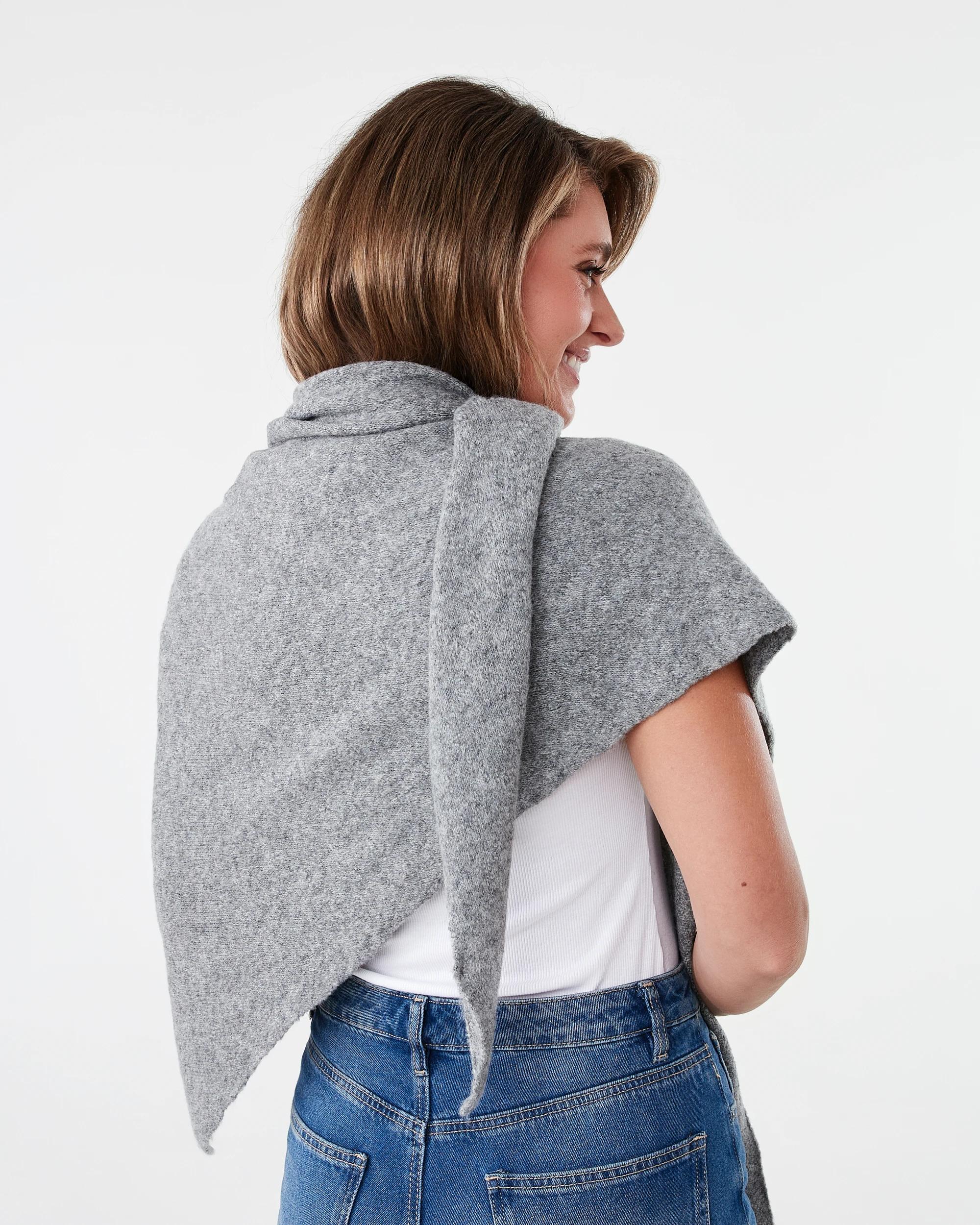 4 Triangle Shawl Grey Marle, 4 of 4