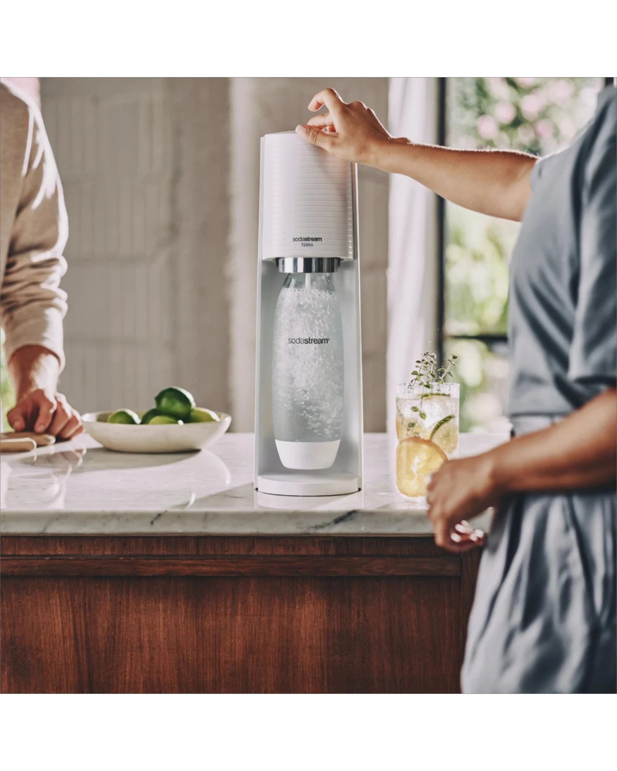 3 SodaStream TERRA with Flavours - Black, 3 of 4