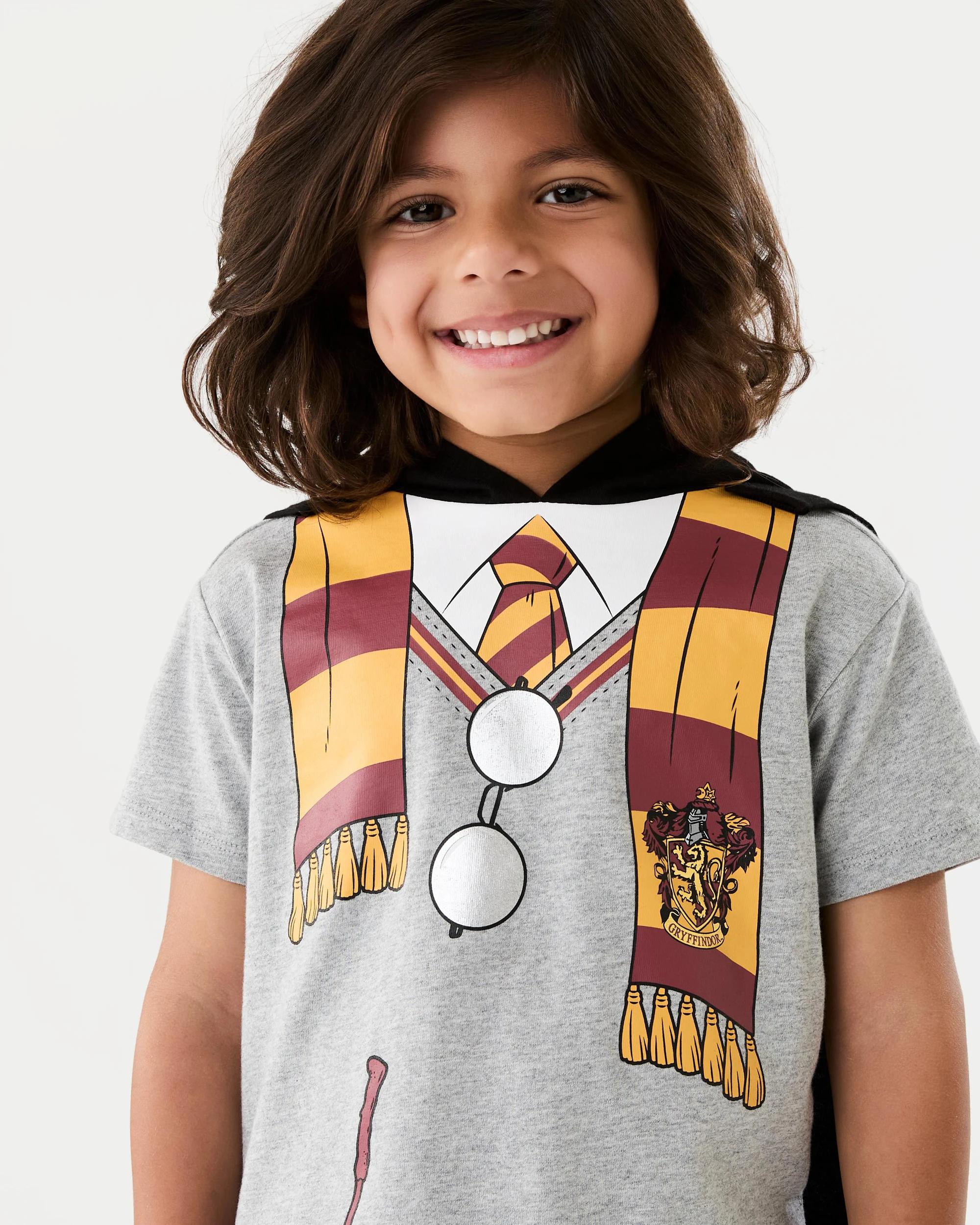 4 Harry Potter License Character Cape T-shirt Harry P, 4 of 8