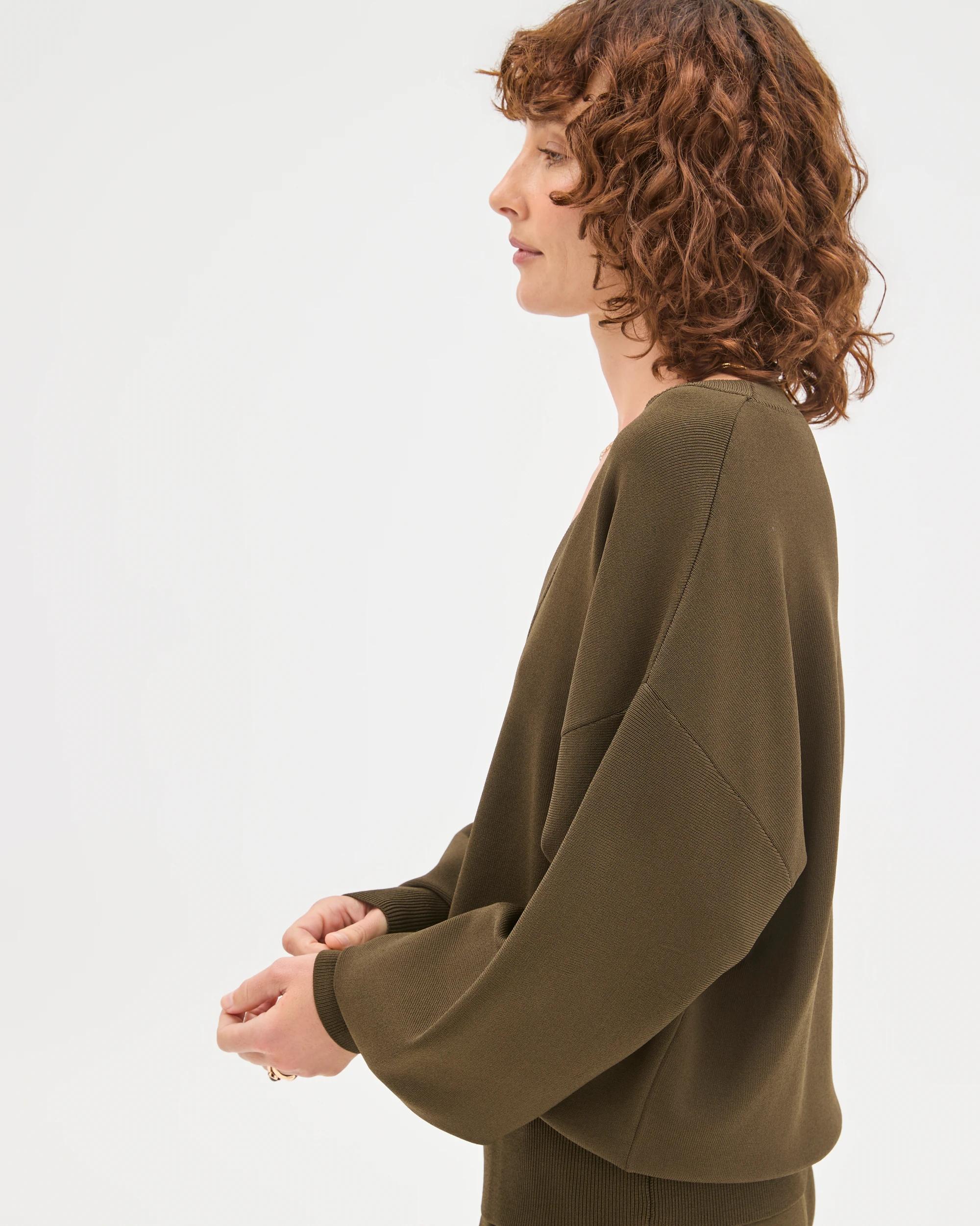 3 Preview Crepe Knit V-Neck Jumper DARK OLIVE, 3 of 5