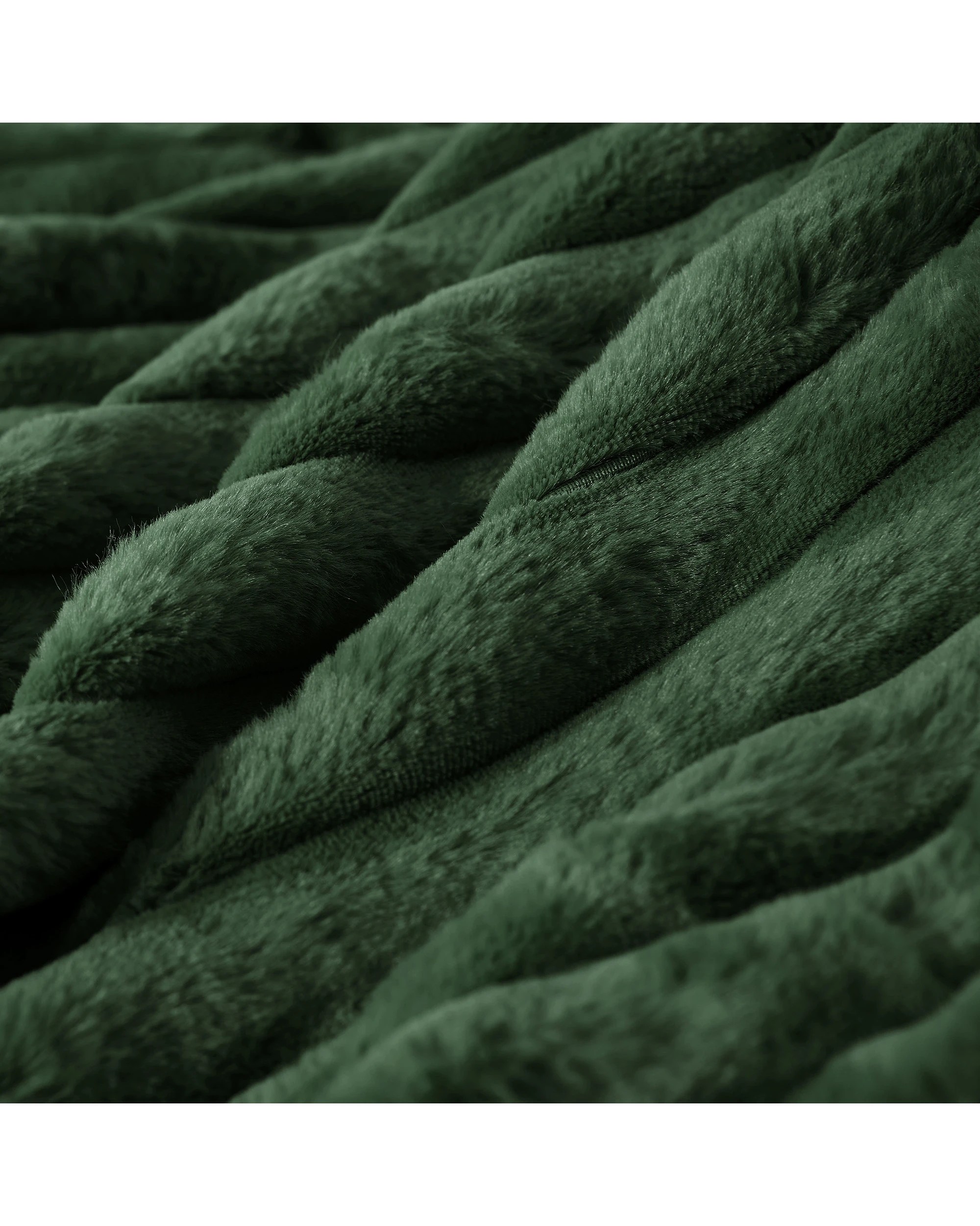 3 Dreamaker Cirra Chunky Embossed Fleece Heated Throw 130x160cm - Emerald Green, 3 of 10