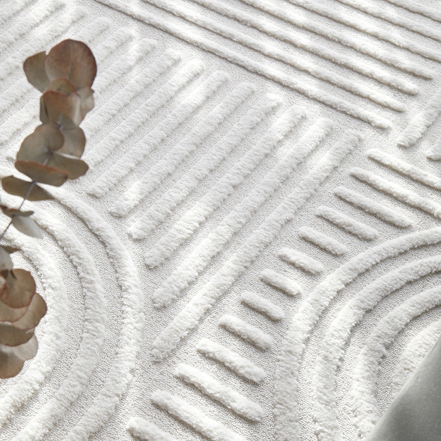 3 Common Ground Rugs Safflower Dior 400x300cm - Extra Extra Large Pet Friendly Floor Rug - White, 3 of 7