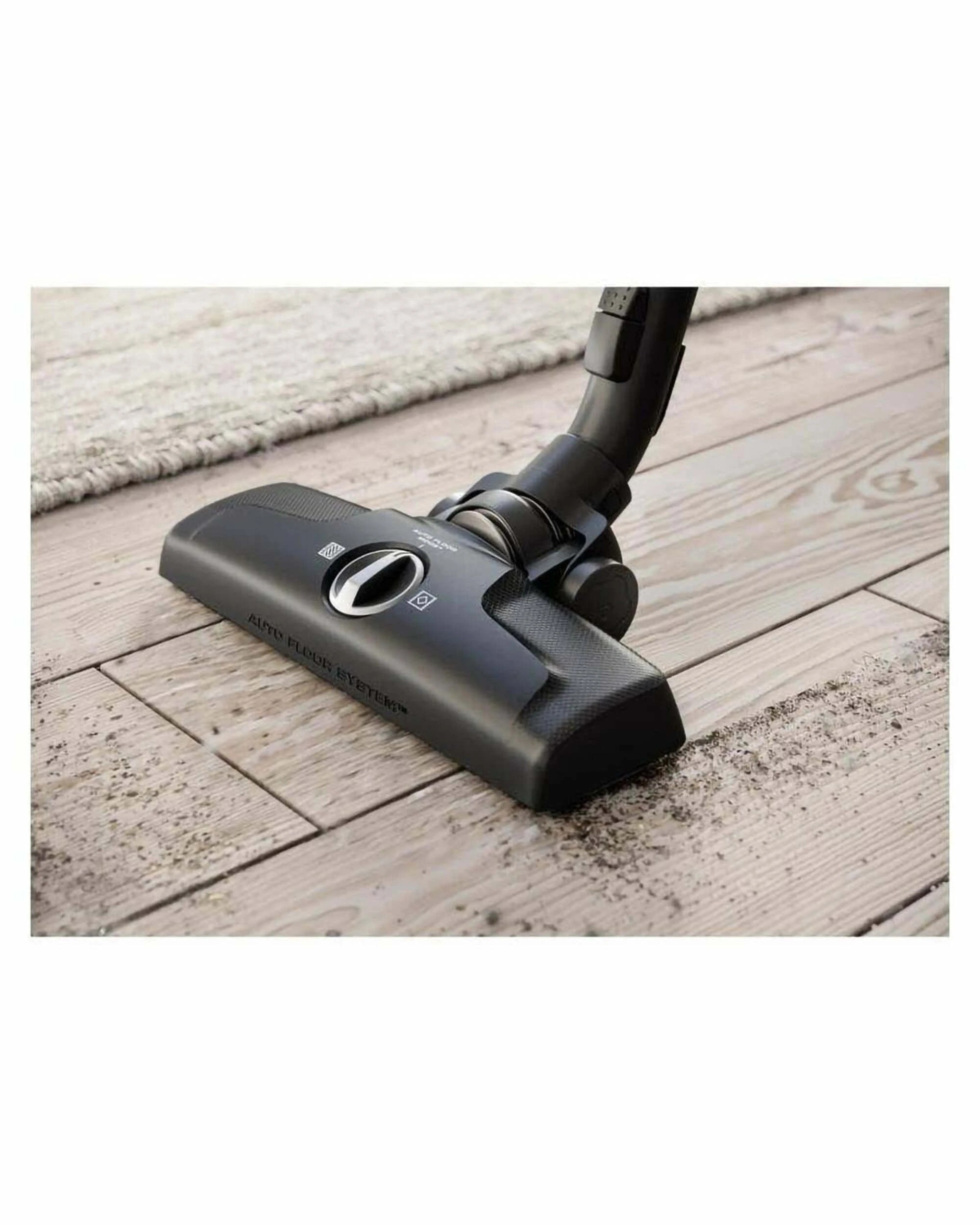 8 Electrolux 600 Series Bagged Vacuum Cleaner EFB61112, 8 of 10