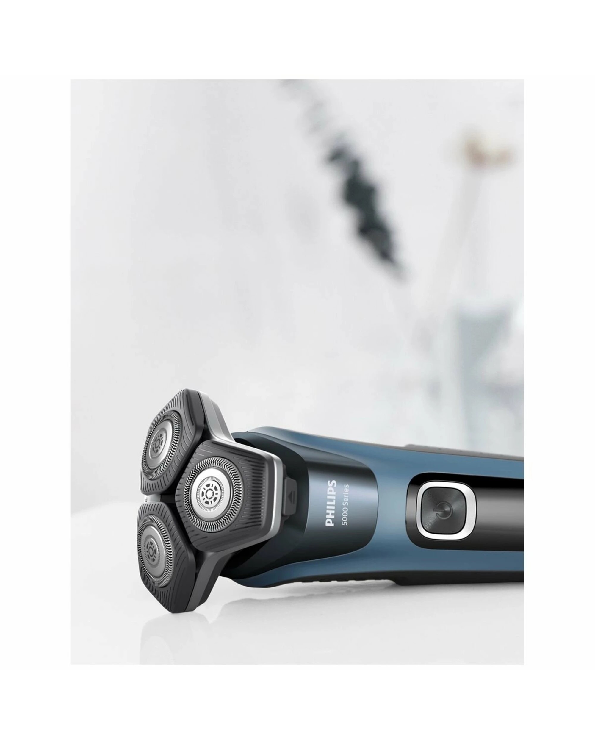 4 Philips Shaver Series 5000 SkinIQ, 4 of 5