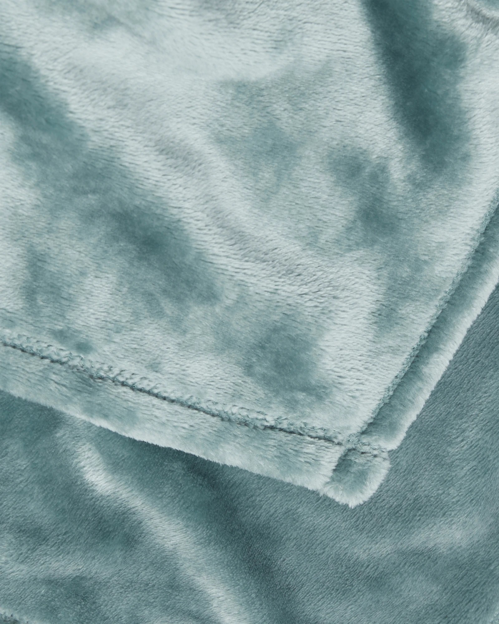 2 Target Lloyd Super Soft Blanket - Double Bed - Green, 2 of 3