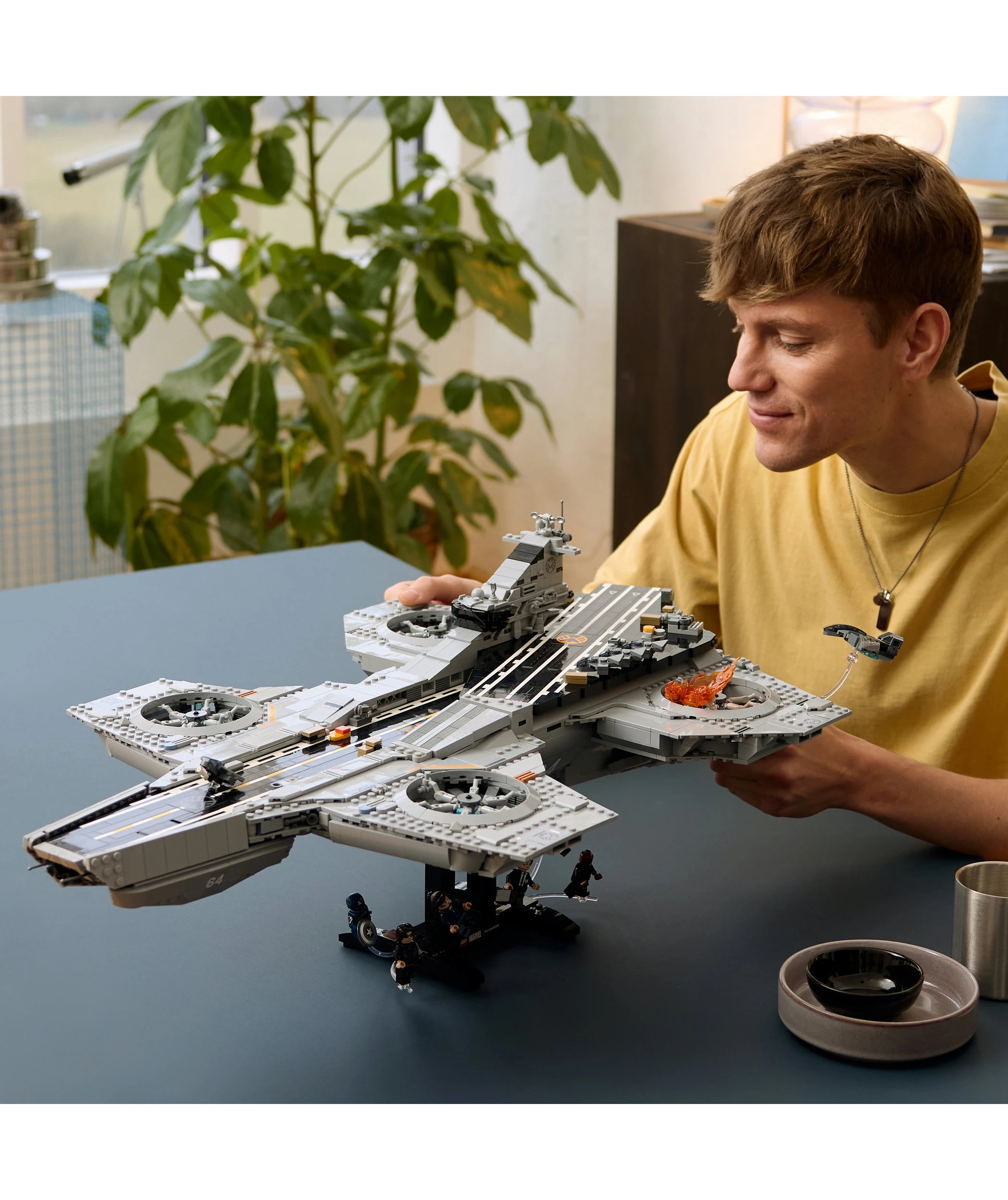 8 LEGO Super Heroes Marvel S.H.I.E.L.D. Helicarrier 76354, 8 of 10