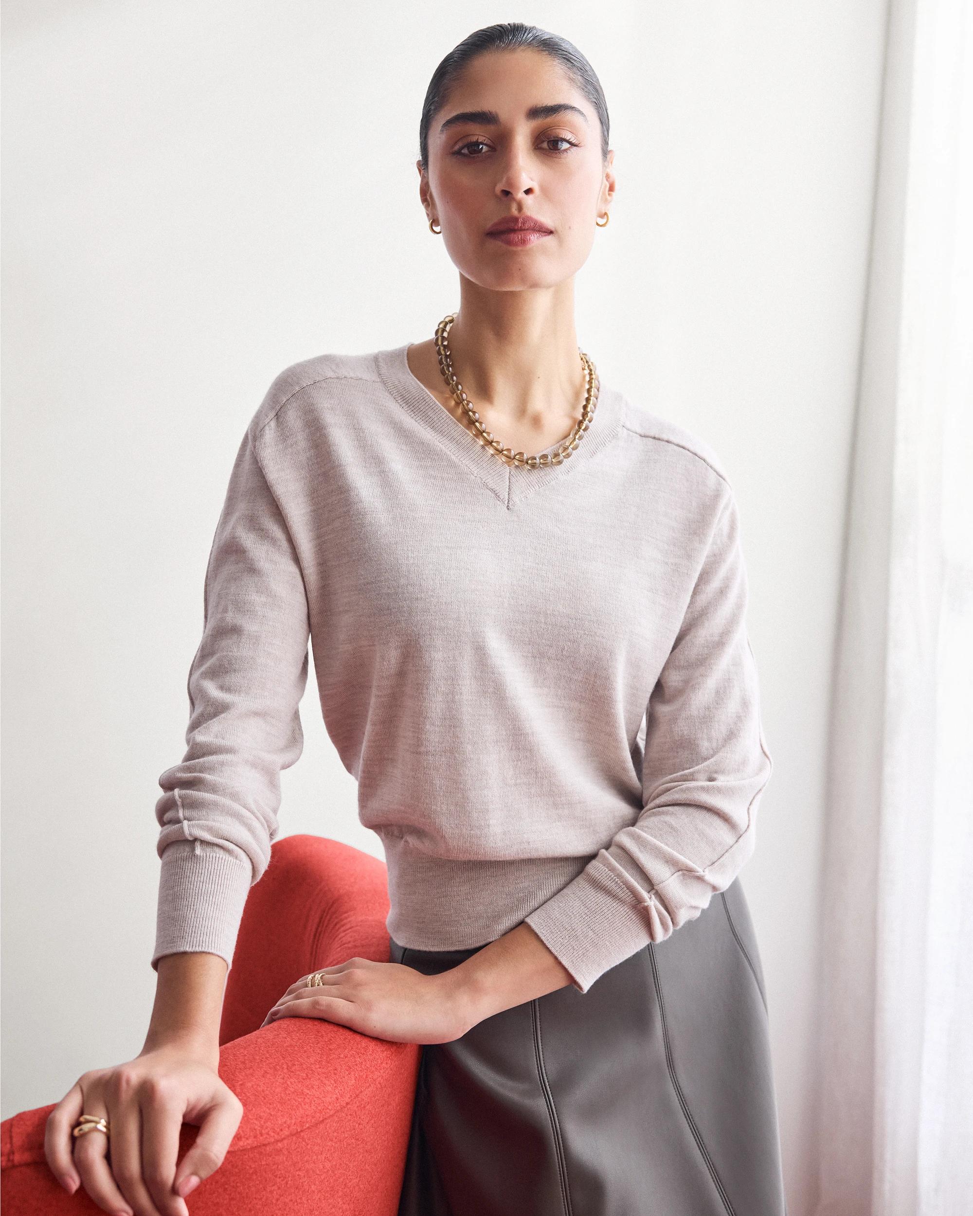 8 Preview Australian Merino Wool Long Sleeve V-Neck Knit Top OATMARLE, 8 of 9