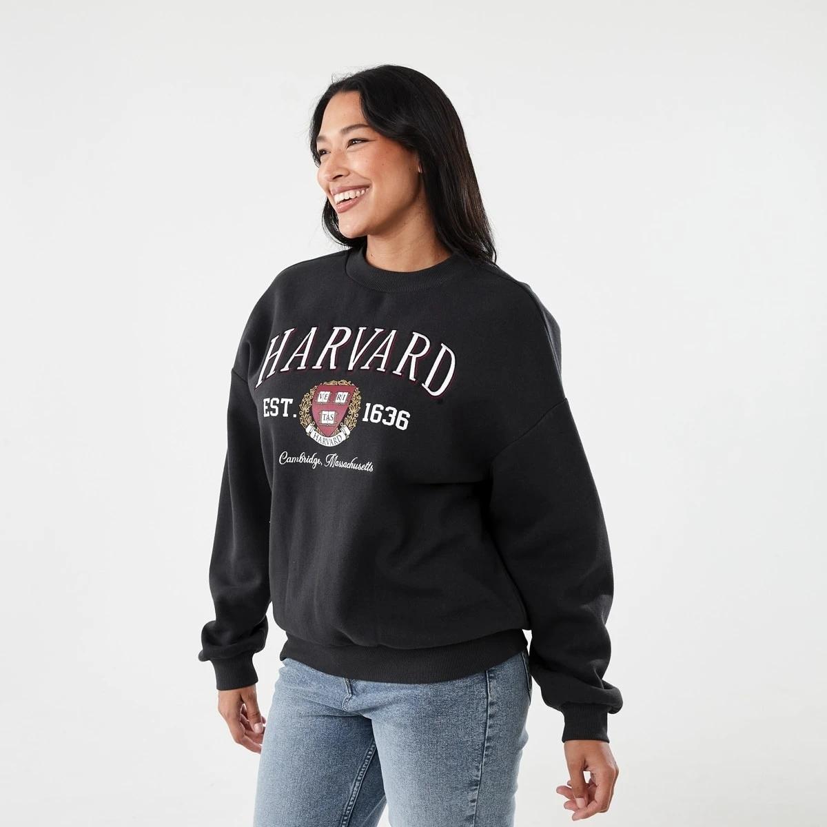 2 Harvard University License Long Sleeve Sweatshirt Harvard, 2 of 5
