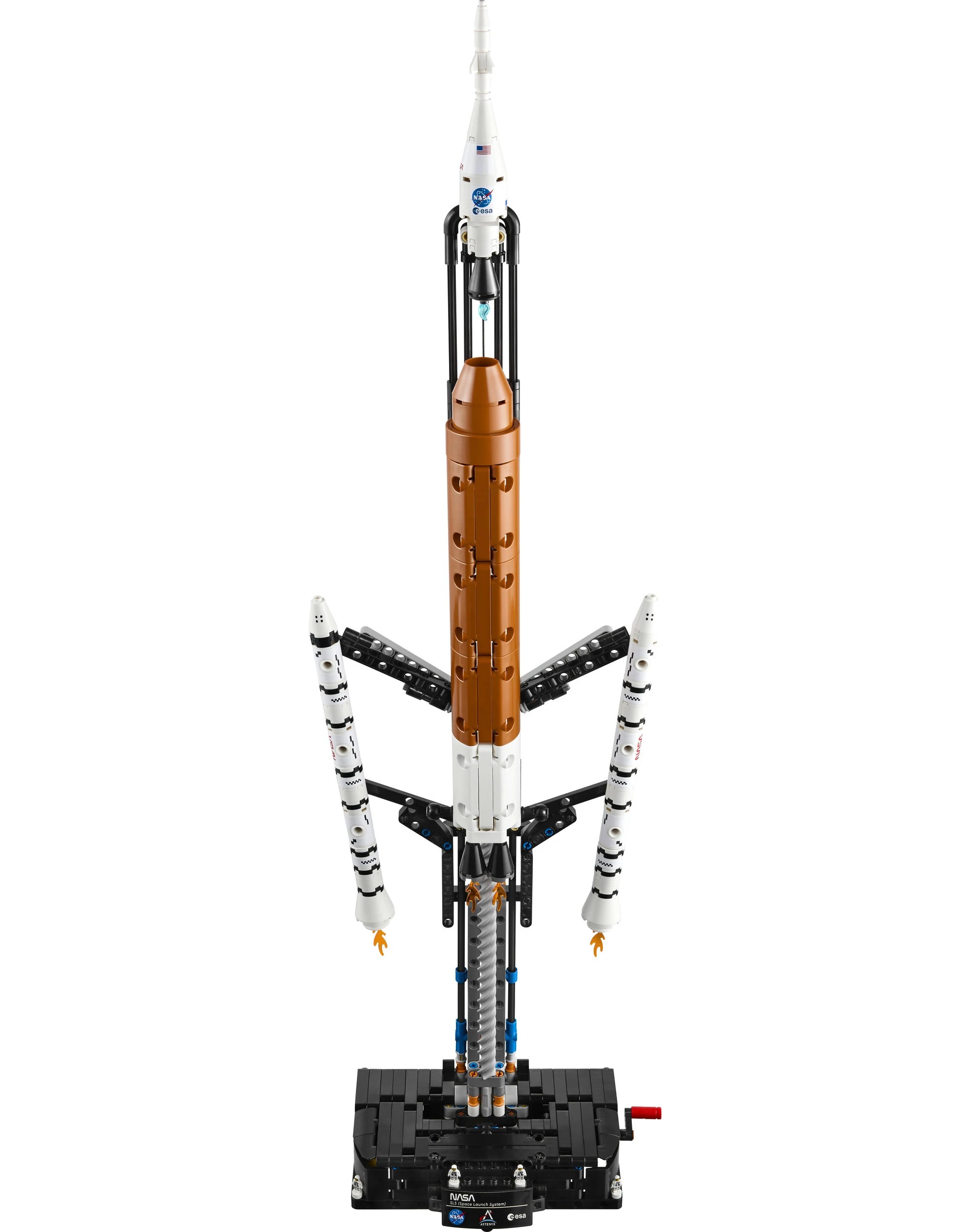 2 LEGO Technic NASA Artemis Space Launch System Rocket 42221, 2 of 10