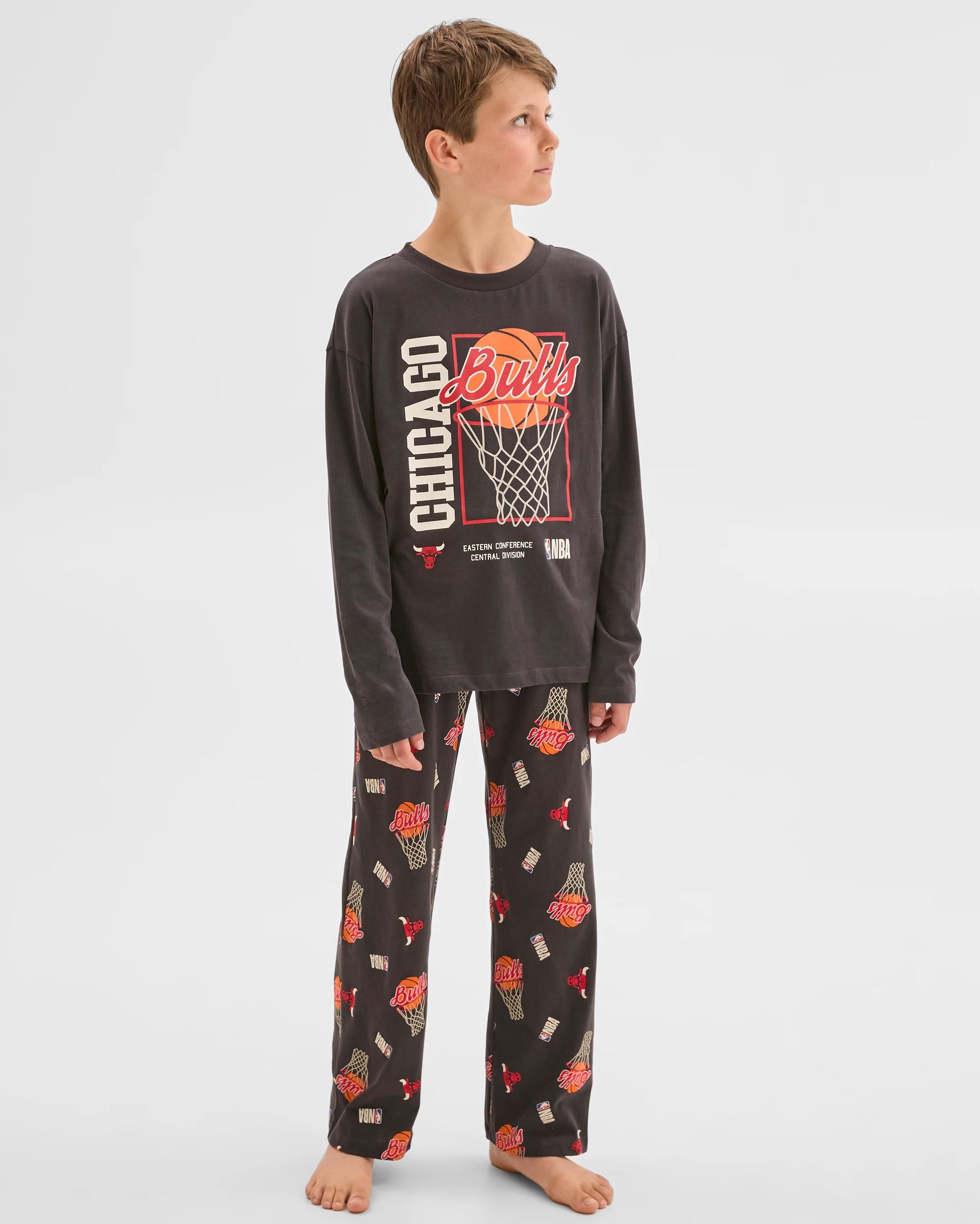 1 NBA Australian Cotton Jersey Older Boys Oversized Pyjama Set NBA BULLS, 1 of 10