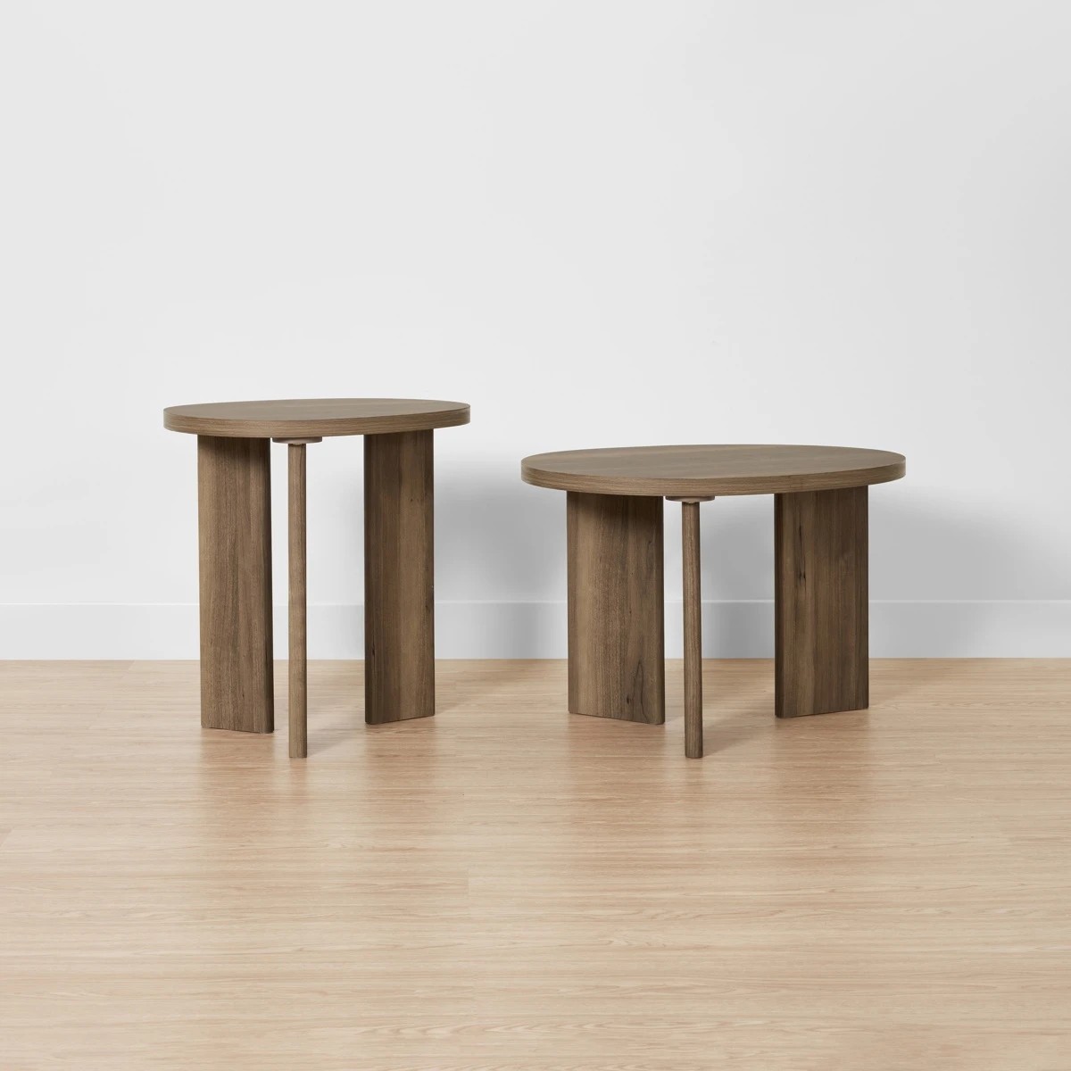 7 Set of 2 Walnut Side Tables, 7 of 10