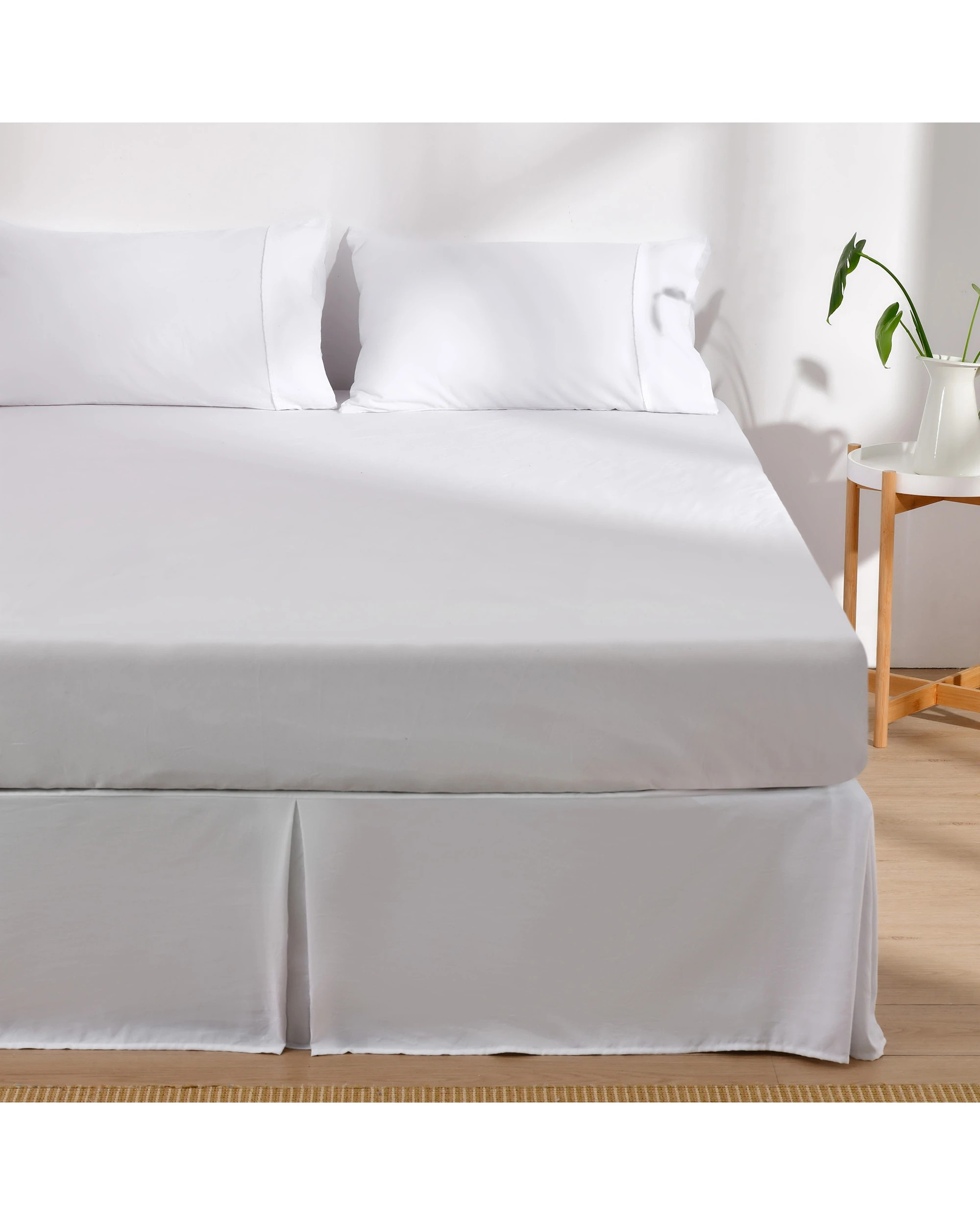 4 Dreamaker Superfine Washed Microfibre Pleated Valance - Queen Bed - White, 4 of 9