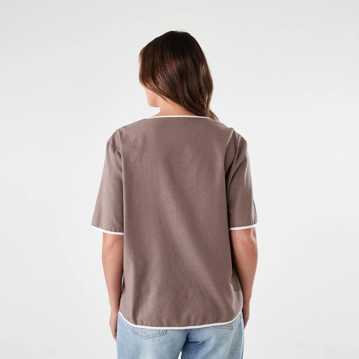 3 Short Sleeve Tie Front Top DEEP TAUPE, 3 of 5