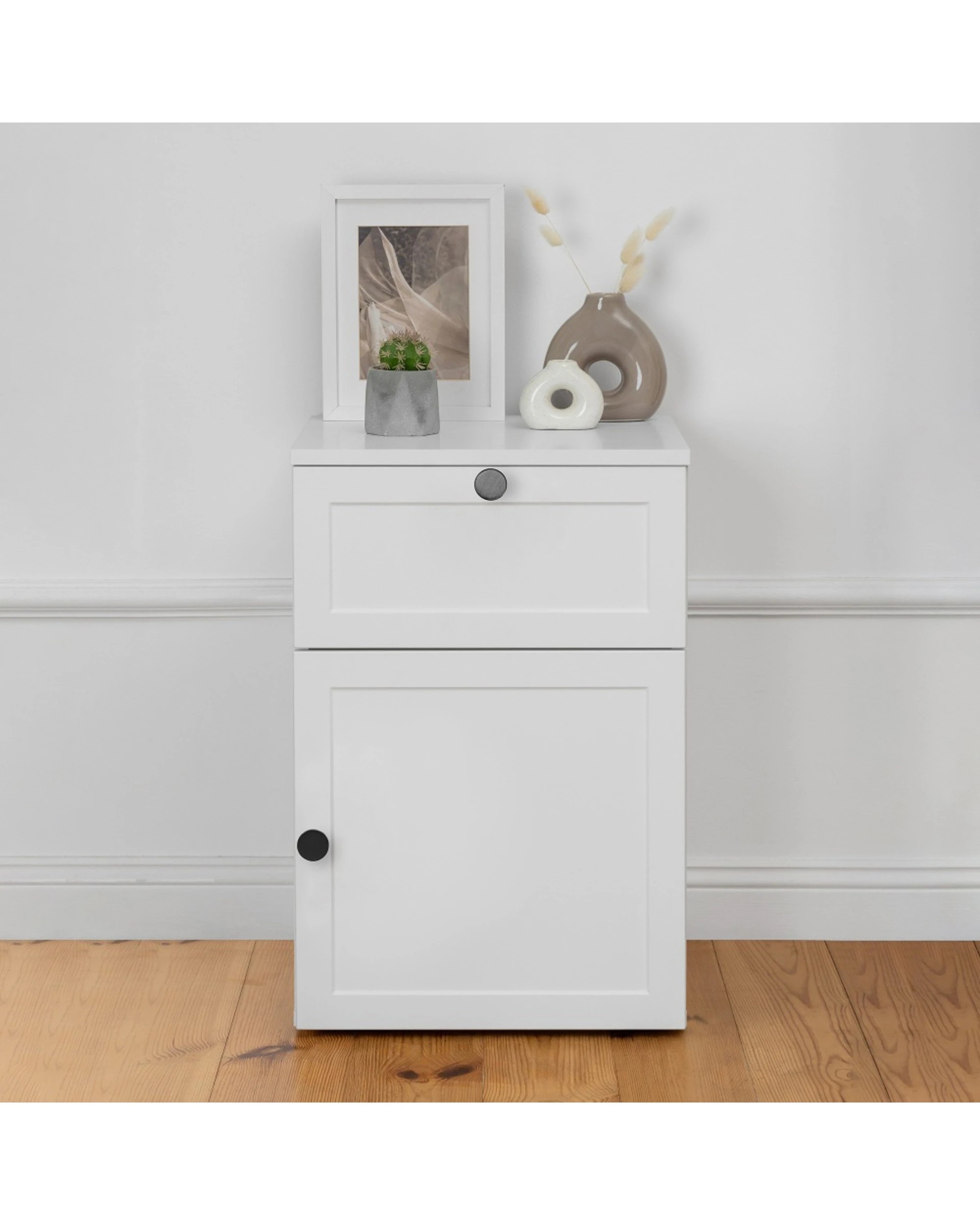 3 European Cabinetry Porto Hamptons Bedside Table Round Handle - White, 3 of 4