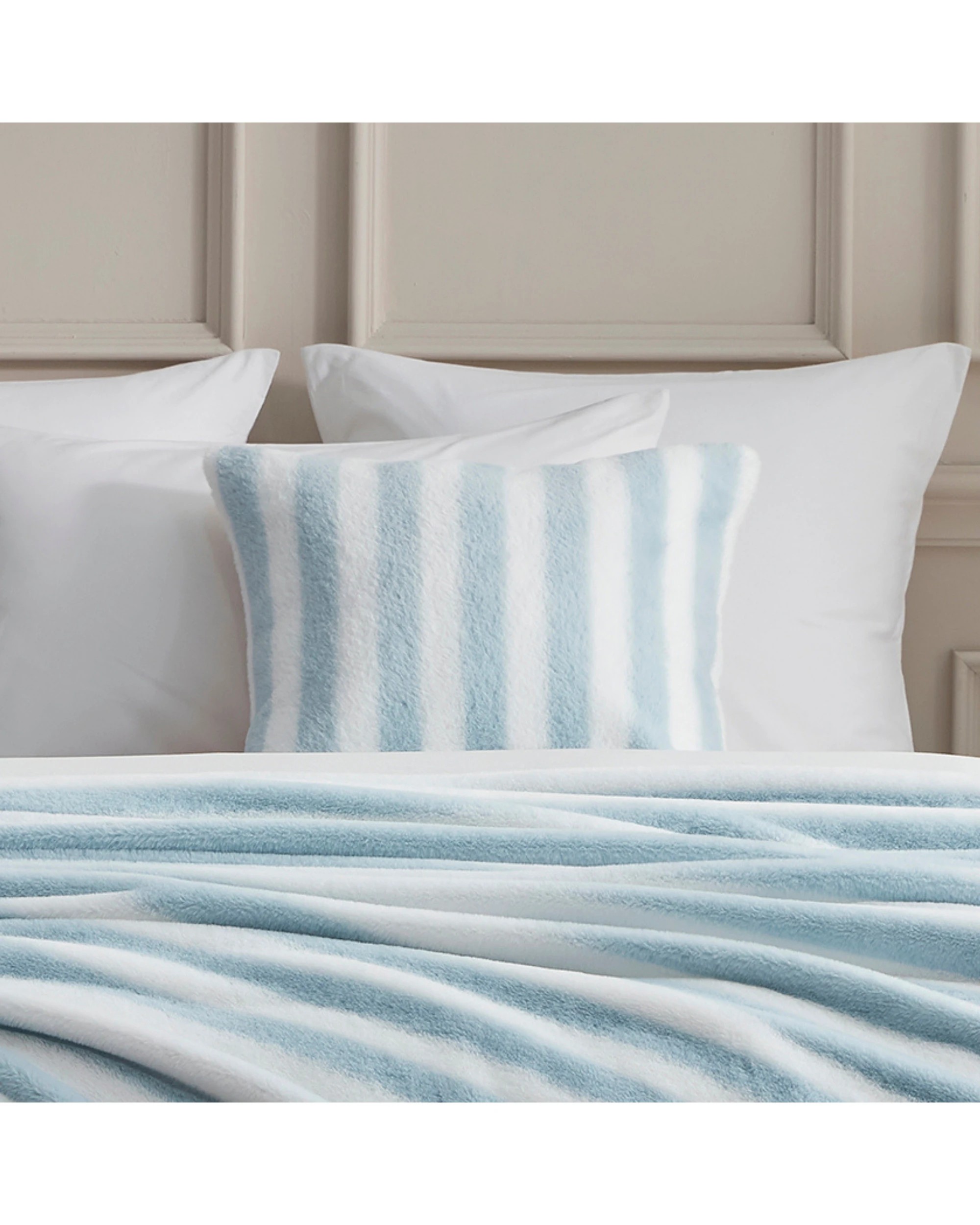 6 Dreamaker Wynter Reversible Faux Fur Cushion 50x50cm - Blue, 6 of 8
