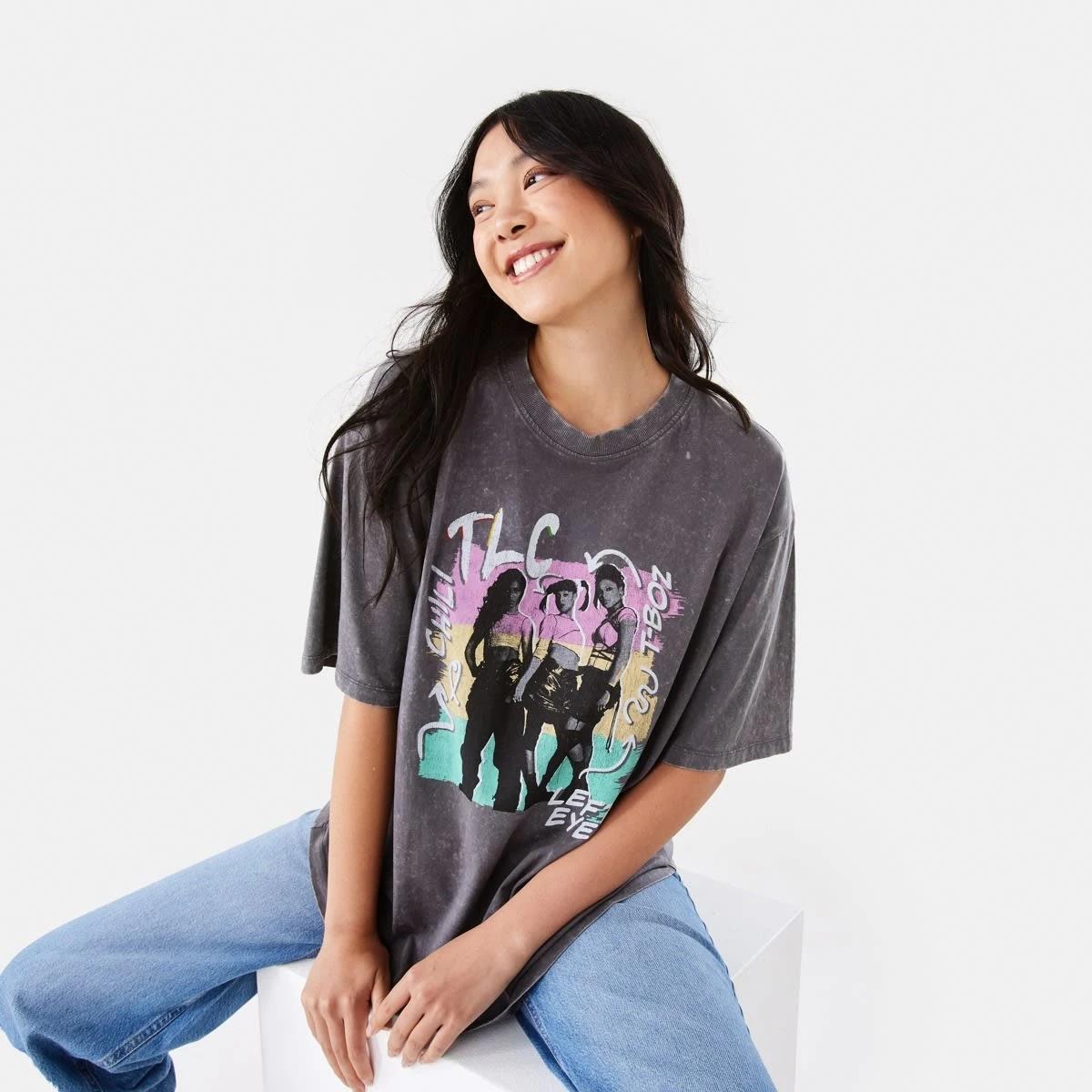 8 TLC License Short Sleeve Oversized T-shirt TLC LIGHT GREY WASH, 8 of 9