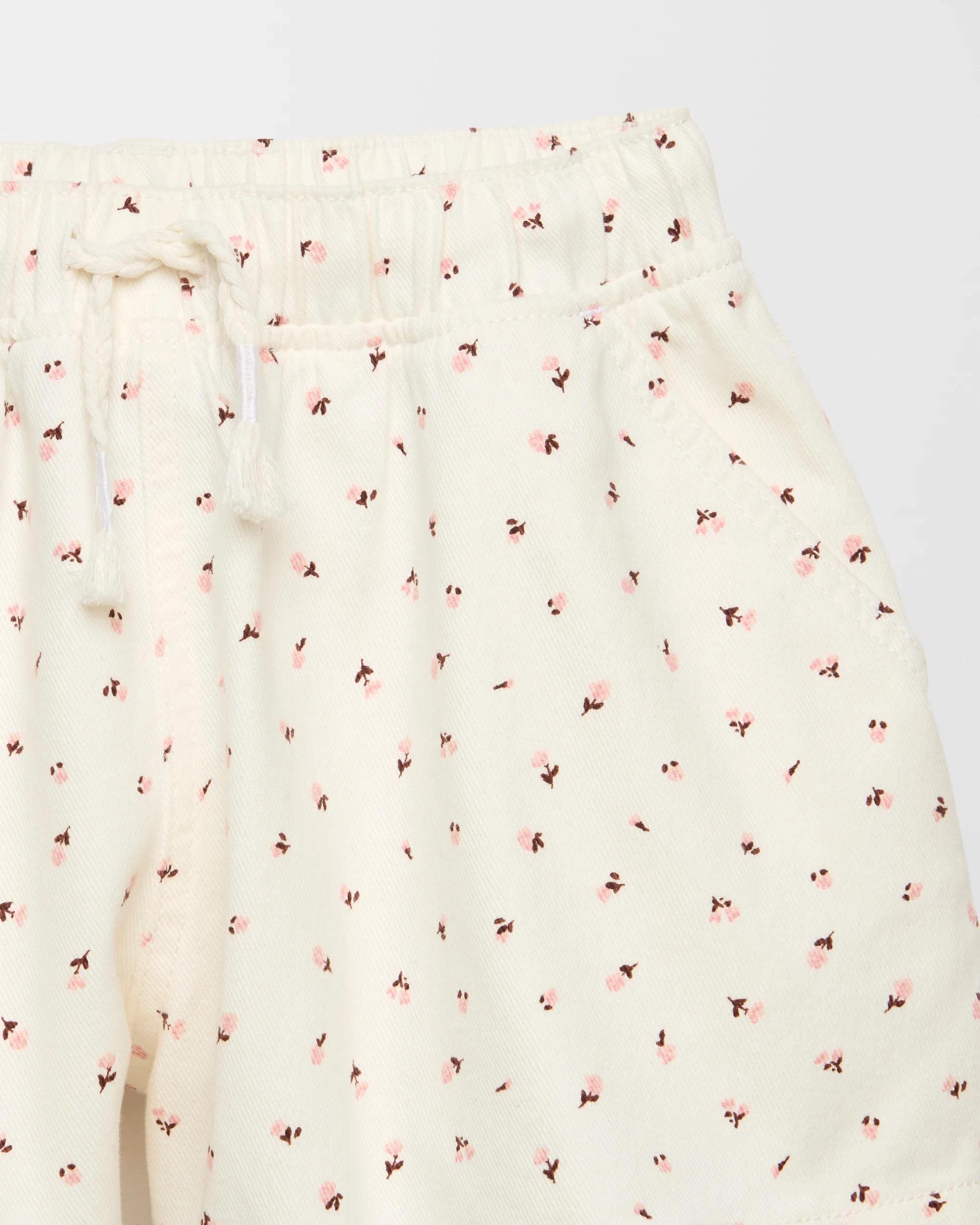 2 Target Fashion Swing Shorts BRILLIANT WHITE AOP, 2 of 2