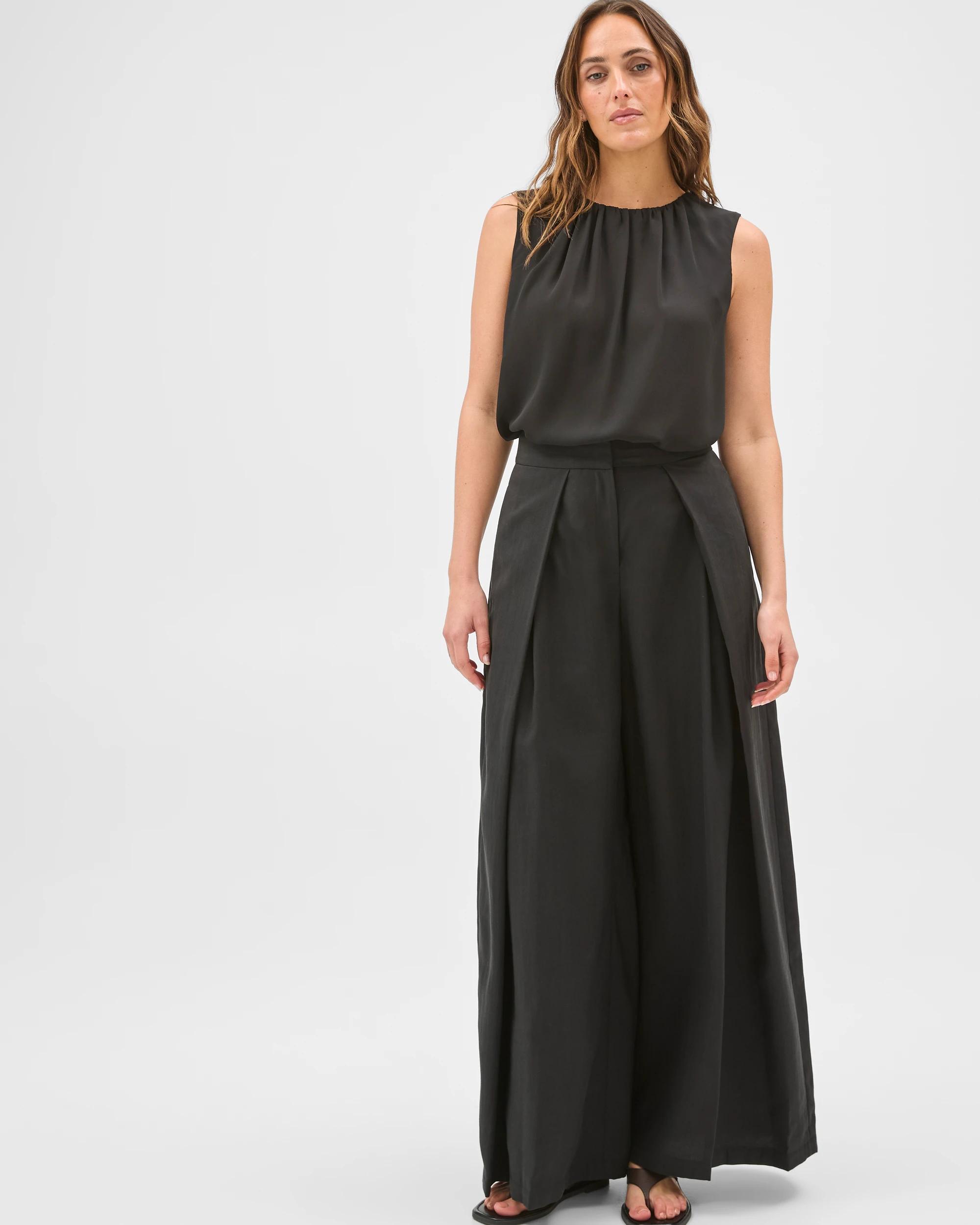 1 Preview Crossover Pleated Wide Leg Pants BLACK, 1 of 7