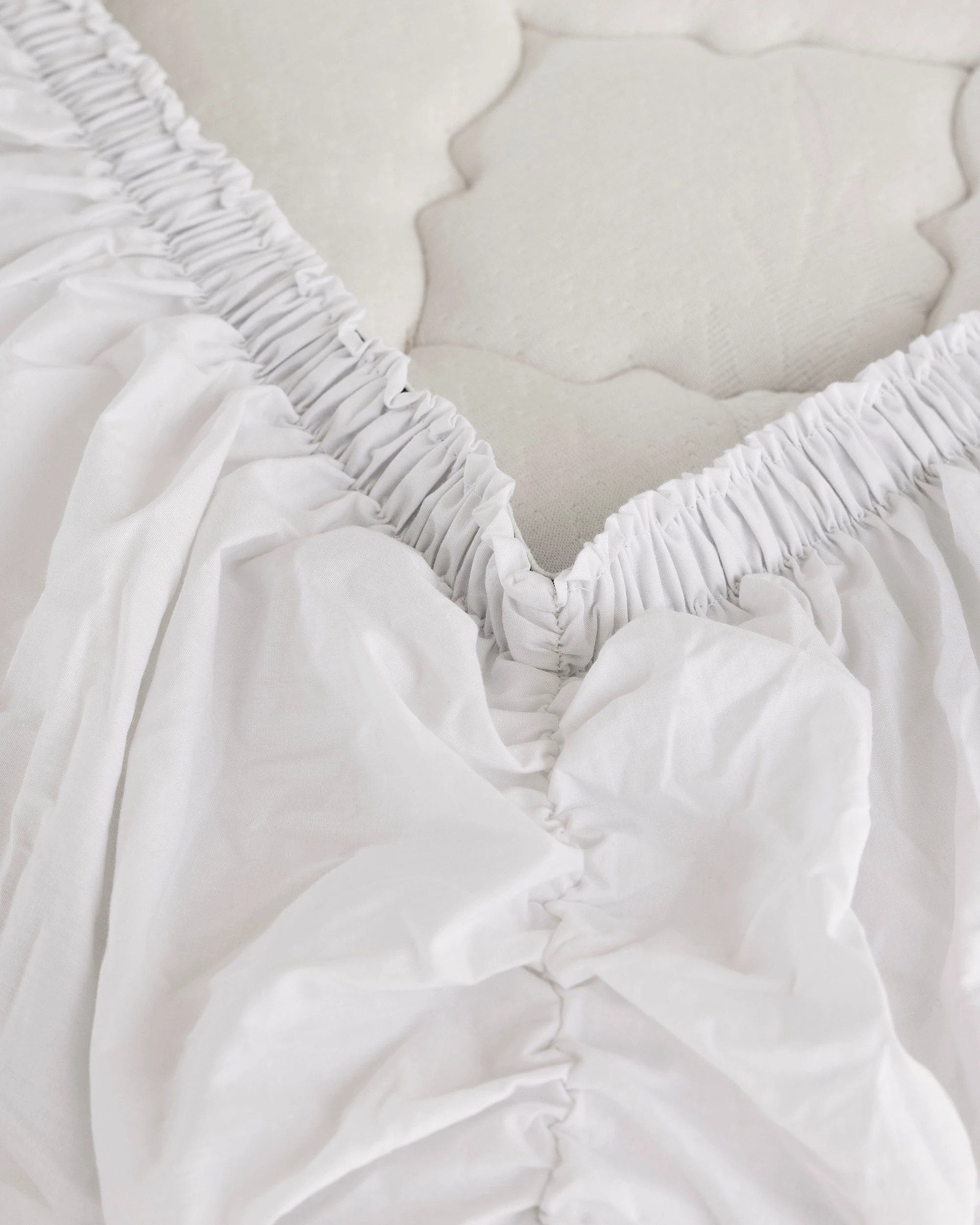 5 Bambury TRUFit Wide Elastic 100% Cotton Deep pocket Full Sheet Set - Split King - White, 5 of 7