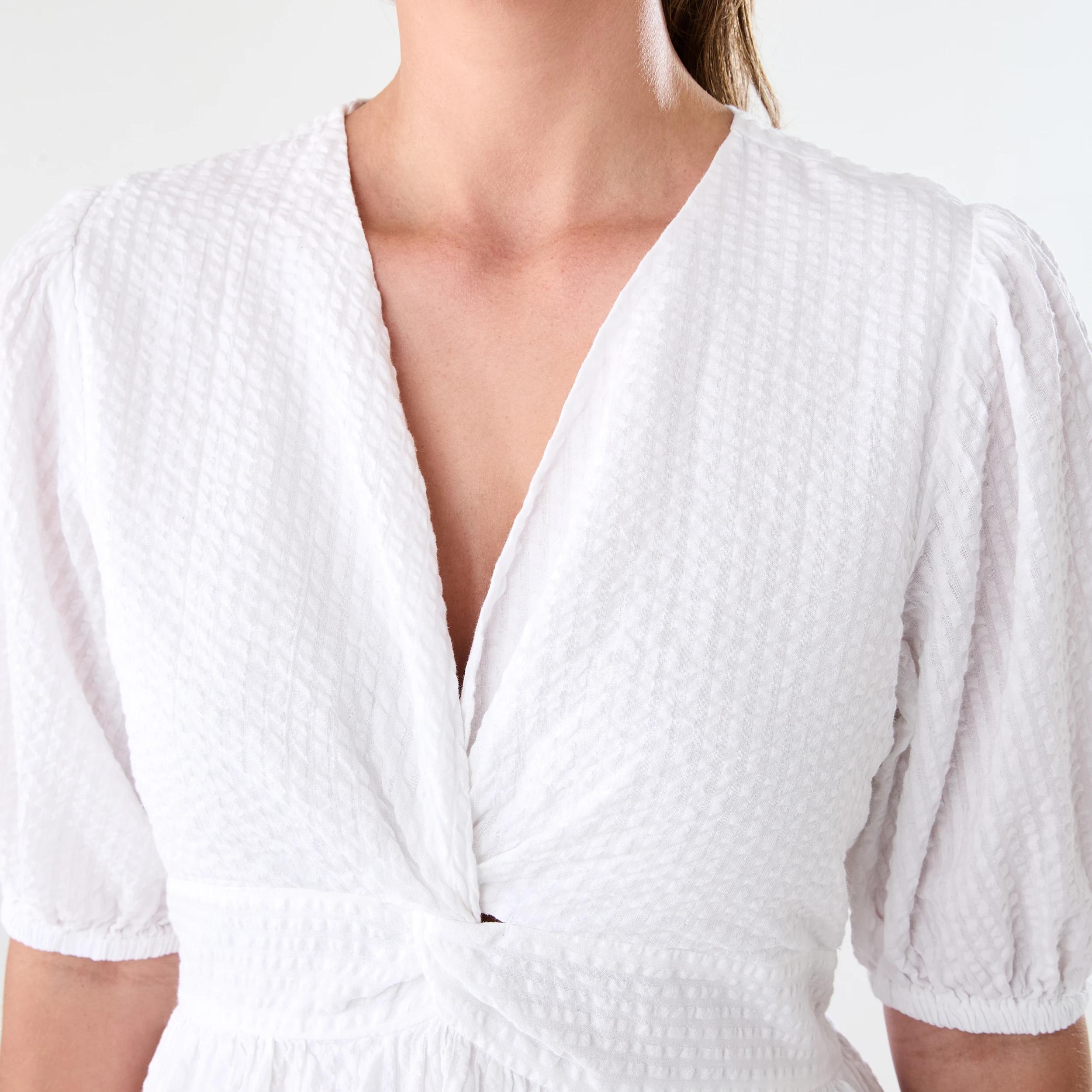 5 Short Sleeve Twist Front Seersucker Midi Dress White, 5 of 8