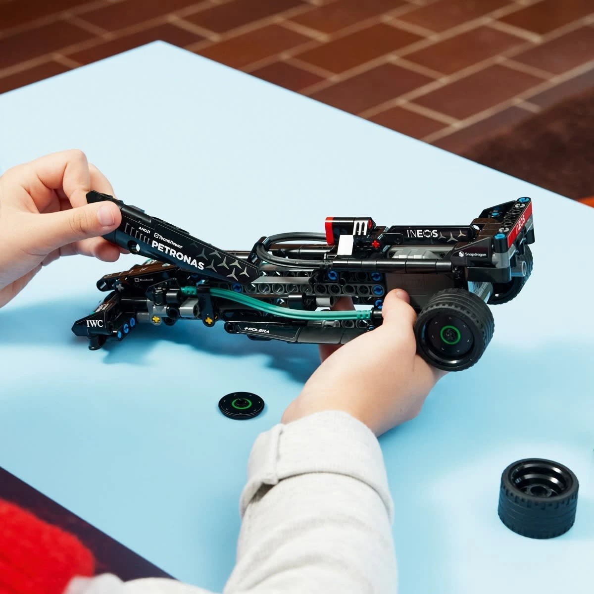 9 LEGO Technic Mercedes-AMG F1 W14 E Performance Pull-Back 42165, 9 of 11