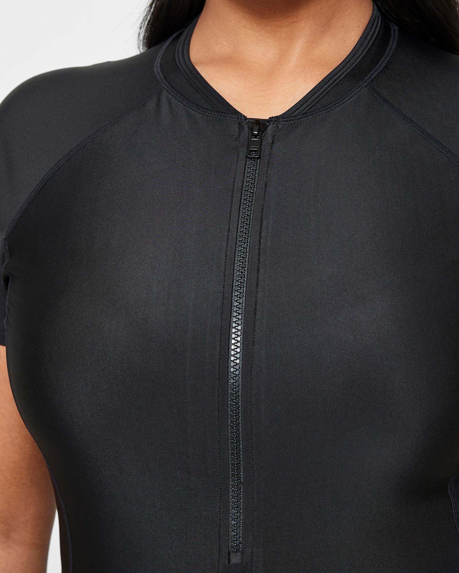 9 Target Resort Short Sleeve Rash Vest BLACK, 9 of 9