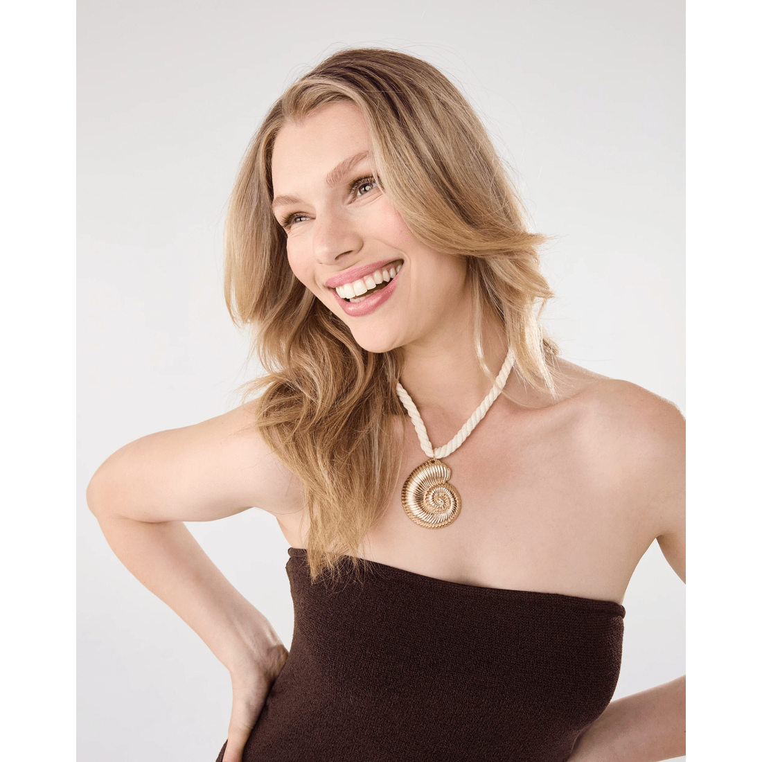 6 Shell Rope Necklace - White and Gold Tone, 6 of 9