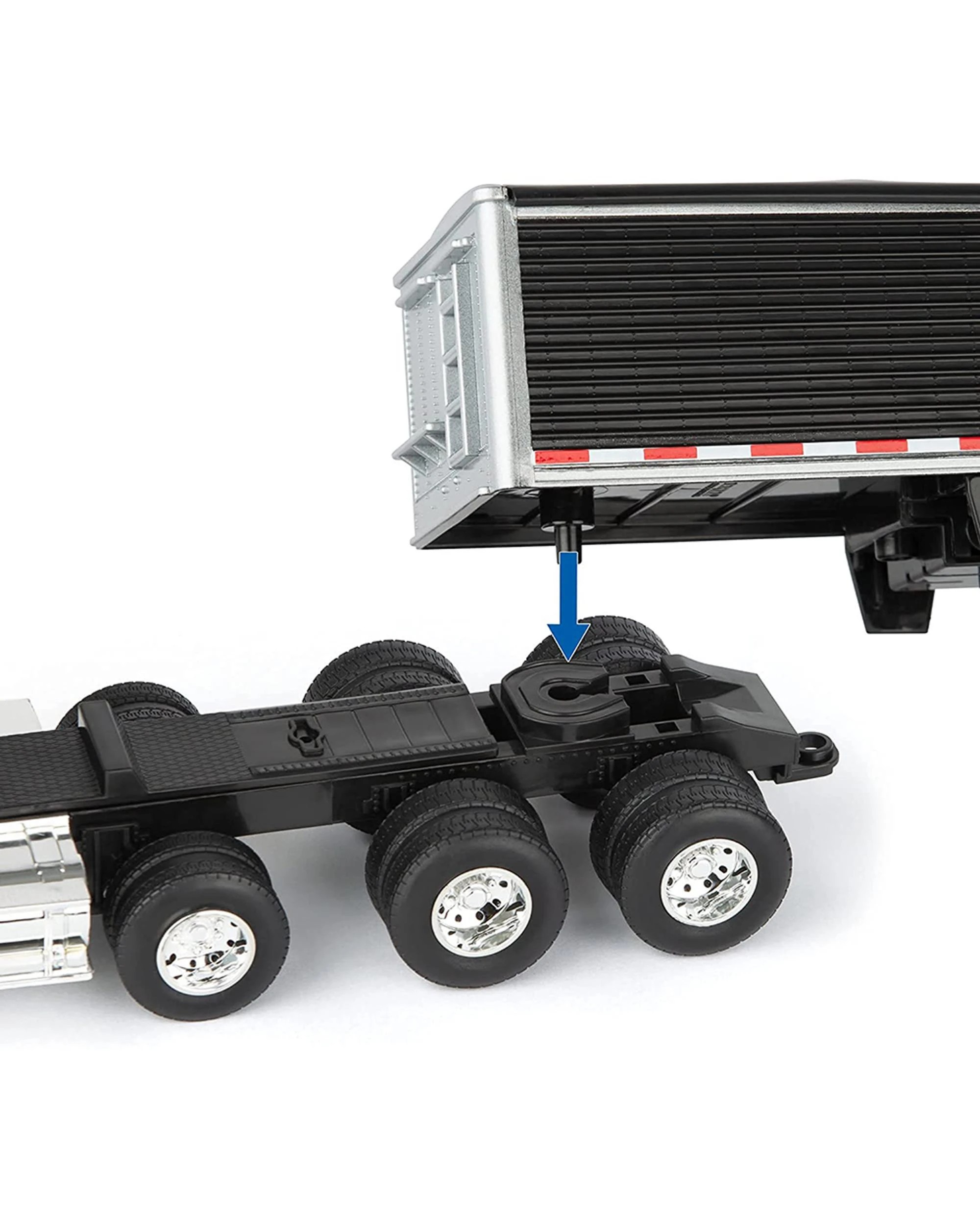 3 ERTL 1:32 Freightliner 122SD Semi With Grain Trailer, 3 of 4