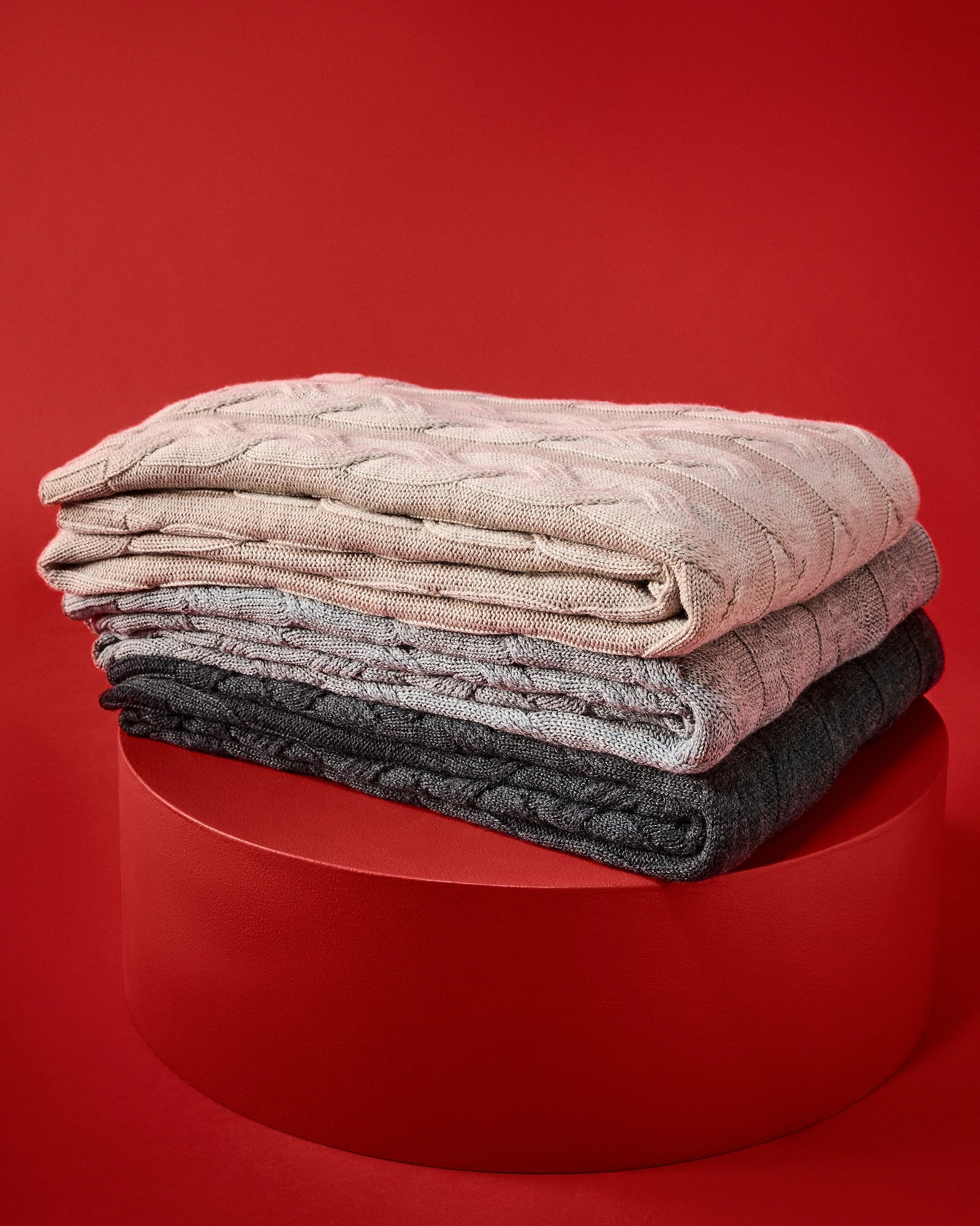 4 Target Cyrus Merino Wool Throw
 - Queen Bed
 - Grey, 4 of 4